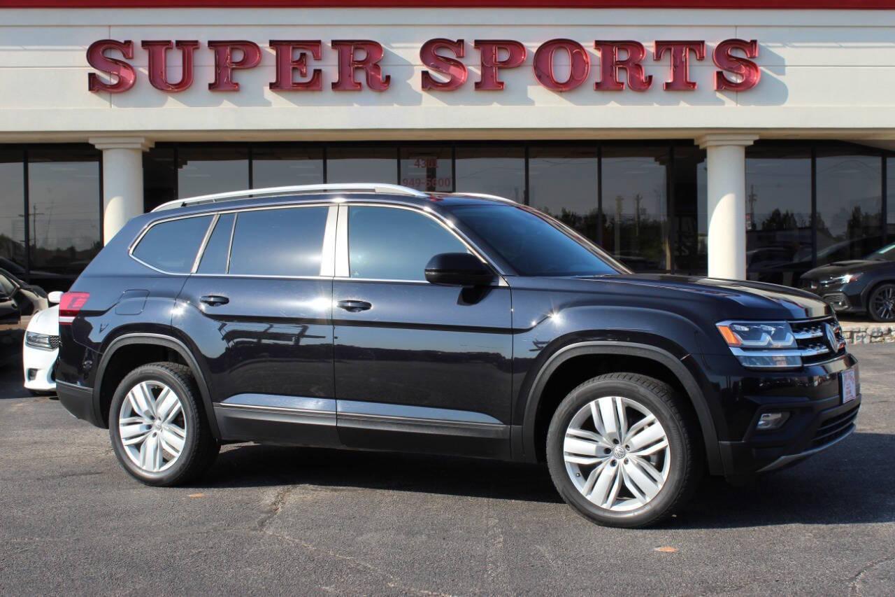 2019 Black Volkswagen Atlas V6 SE w/Technology (1V2WR2CAXKC) with an 3.6L V6 DOHC 24V engine, 8A transmission, located at 4301 NW 39th , Oklahoma City, OK, 73112, (405) 949-5600, 35.512135, -97.598671 - NO DRIVERS LICENCE -NO FULL COVERAGE INSURANCE - NO CREDIT CHECK. COME ON OVER TO SUPERSPORTS, TAKE A LOOK AND TEST DRIVE. PLEASE GIVE US A CALL AT (405) 949-5600. NO LICENCIA DE CONDUCIR - NO SEGURO DE COBERTURA TOTAL - NO VERIFICACION DE CREDITO. VISITENOS EN SUPERSPORTS, MIRE NUESTRO - Photo#0