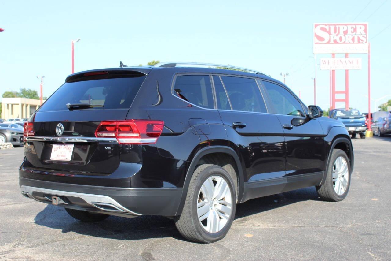 2019 Black Volkswagen Atlas V6 SE w/Technology (1V2WR2CAXKC) with an 3.6L V6 DOHC 24V engine, 8A transmission, located at 4301 NW 39th , Oklahoma City, OK, 73112, (405) 949-5600, 35.512135, -97.598671 - NO DRIVERS LICENCE -NO FULL COVERAGE INSURANCE - NO CREDIT CHECK. COME ON OVER TO SUPERSPORTS, TAKE A LOOK AND TEST DRIVE. PLEASE GIVE US A CALL AT (405) 949-5600. NO LICENCIA DE CONDUCIR - NO SEGURO DE COBERTURA TOTAL - NO VERIFICACION DE CREDITO. VISITENOS EN SUPERSPORTS, MIRE NUESTRO - Photo#3