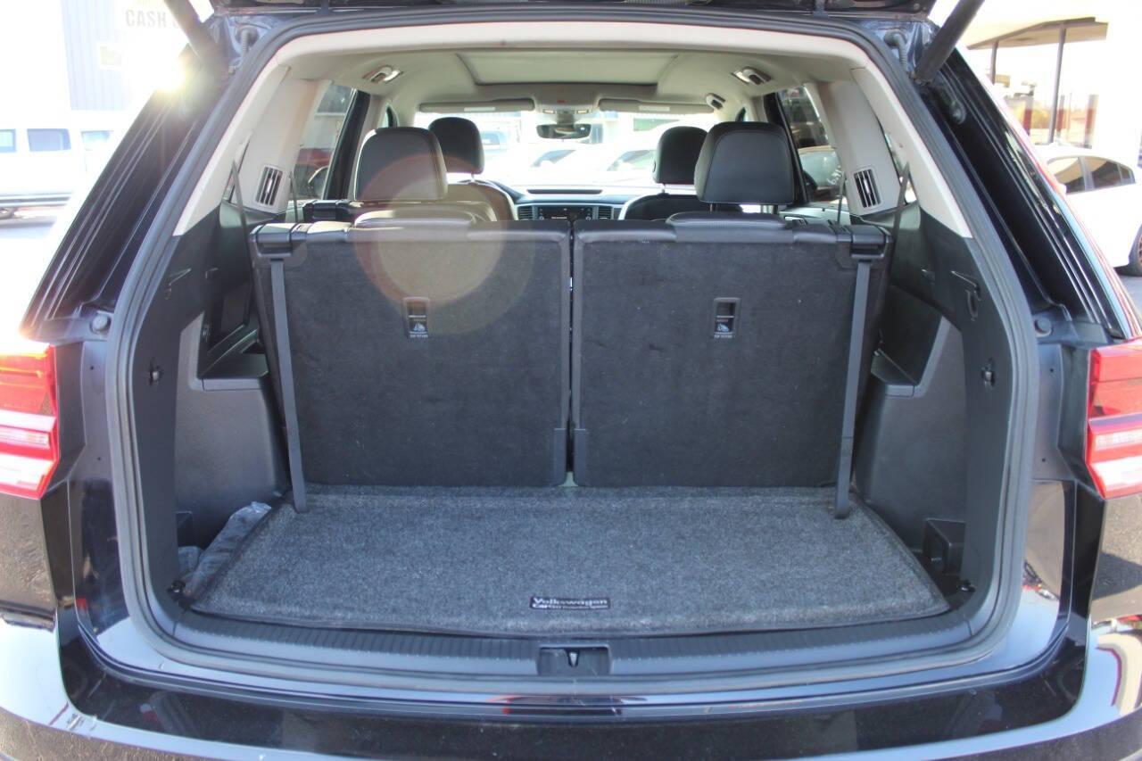 2019 Black Volkswagen Atlas V6 SE w/Technology (1V2WR2CAXKC) with an 3.6L V6 DOHC 24V engine, 8A transmission, located at 4301 NW 39th , Oklahoma City, OK, 73112, (405) 949-5600, 35.512135, -97.598671 - NO DRIVERS LICENCE -NO FULL COVERAGE INSURANCE - NO CREDIT CHECK. COME ON OVER TO SUPERSPORTS, TAKE A LOOK AND TEST DRIVE. PLEASE GIVE US A CALL AT (405) 949-5600. NO LICENCIA DE CONDUCIR - NO SEGURO DE COBERTURA TOTAL - NO VERIFICACION DE CREDITO. VISITENOS EN SUPERSPORTS, MIRE NUESTRO - Photo#13