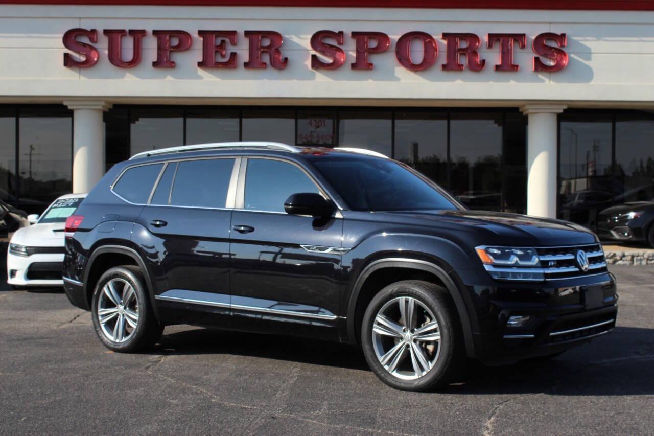 2018 Black Volkswagen Atlas V6 SE w/Technology (1V2FR2CA7JC) with an 3.6L V6 DOHC 24V engine, 8A transmission, located at 4301 NW 39th , Oklahoma City, OK, 73112, (405) 949-5600, 35.512135, -97.598671 - NO DRIVERS LICENCE -NO FULL COVERAGE INSURANCE - NO CREDIT CHECK. COME ON OVER TO SUPERSPORTS, TAKE A LOOK AND TEST DRIVE. PLEASE GIVE US A CALL AT (405) 949-5600. NO LICENCIA DE CONDUCIR - NO SEGURO DE COBERTURA TOTAL - NO VERIFICACION DE CREDITO. VISITENOS EN SUPERSPORTS, MIRE NUESTRO - Photo#0