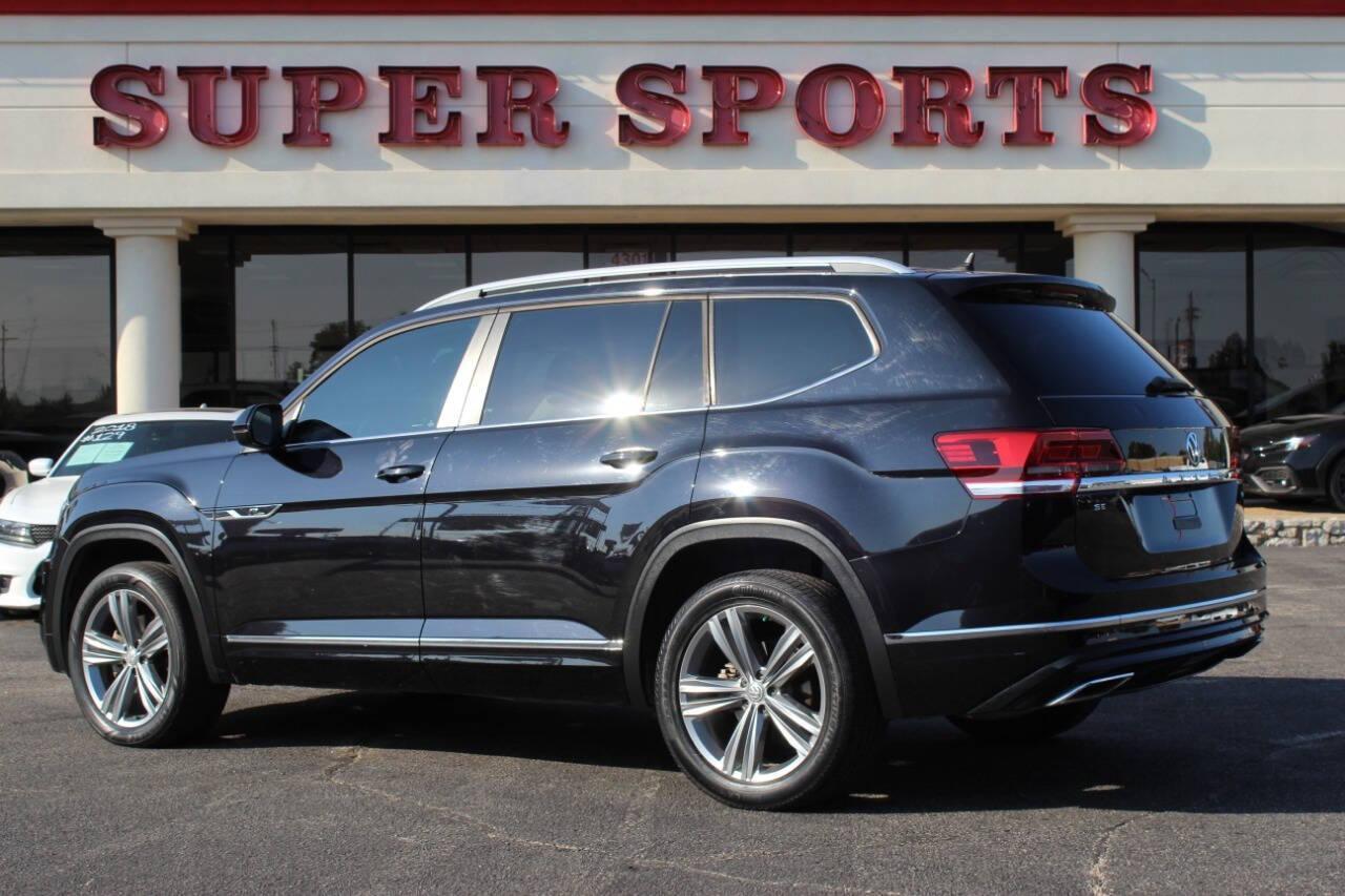 2018 Black Volkswagen Atlas V6 SE w/Technology (1V2FR2CA7JC) with an 3.6L V6 DOHC 24V engine, 8A transmission, located at 4301 NW 39th , Oklahoma City, OK, 73112, (405) 949-5600, 35.512135, -97.598671 - NO DRIVERS LICENCE -NO FULL COVERAGE INSURANCE - NO CREDIT CHECK. COME ON OVER TO SUPERSPORTS, TAKE A LOOK AND TEST DRIVE. PLEASE GIVE US A CALL AT (405) 949-5600. NO LICENCIA DE CONDUCIR - NO SEGURO DE COBERTURA TOTAL - NO VERIFICACION DE CREDITO. VISITENOS EN SUPERSPORTS, MIRE NUESTRO - Photo#4