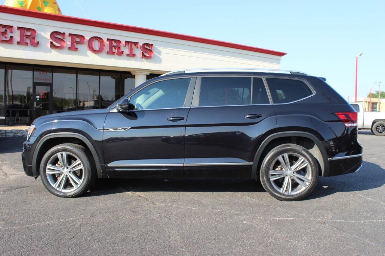 2018 Black Volkswagen Atlas V6 SE w/Technology (1V2FR2CA7JC) with an 3.6L V6 DOHC 24V engine, 8A transmission, located at 4301 NW 39th , Oklahoma City, OK, 73112, (405) 949-5600, 35.512135, -97.598671 - NO DRIVERS LICENCE -NO FULL COVERAGE INSURANCE - NO CREDIT CHECK. COME ON OVER TO SUPERSPORTS, TAKE A LOOK AND TEST DRIVE. PLEASE GIVE US A CALL AT (405) 949-5600. NO LICENCIA DE CONDUCIR - NO SEGURO DE COBERTURA TOTAL - NO VERIFICACION DE CREDITO. VISITENOS EN SUPERSPORTS, MIRE NUESTRO - Photo#5