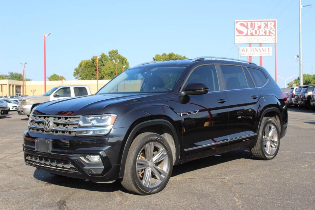 2018 Black Volkswagen Atlas V6 SE w/Technology (1V2FR2CA7JC) with an 3.6L V6 DOHC 24V engine, 8A transmission, located at 4301 NW 39th , Oklahoma City, OK, 73112, (405) 949-5600, 35.512135, -97.598671 - NO DRIVERS LICENCE -NO FULL COVERAGE INSURANCE - NO CREDIT CHECK. COME ON OVER TO SUPERSPORTS, TAKE A LOOK AND TEST DRIVE. PLEASE GIVE US A CALL AT (405) 949-5600. NO LICENCIA DE CONDUCIR - NO SEGURO DE COBERTURA TOTAL - NO VERIFICACION DE CREDITO. VISITENOS EN SUPERSPORTS, MIRE NUESTRO - Photo#6