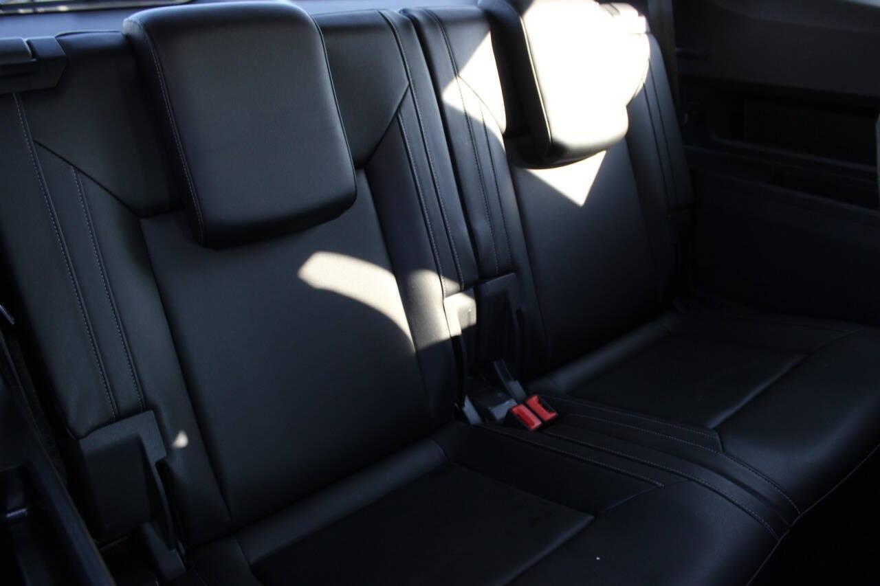 2018 Black Volkswagen Atlas V6 SE w/Technology (1V2FR2CA7JC) with an 3.6L V6 DOHC 24V engine, 8A transmission, located at 4301 NW 39th , Oklahoma City, OK, 73112, (405) 949-5600, 35.512135, -97.598671 - NO DRIVERS LICENCE -NO FULL COVERAGE INSURANCE - NO CREDIT CHECK. COME ON OVER TO SUPERSPORTS, TAKE A LOOK AND TEST DRIVE. PLEASE GIVE US A CALL AT (405) 949-5600. NO LICENCIA DE CONDUCIR - NO SEGURO DE COBERTURA TOTAL - NO VERIFICACION DE CREDITO. VISITENOS EN SUPERSPORTS, MIRE NUESTRO - Photo#13