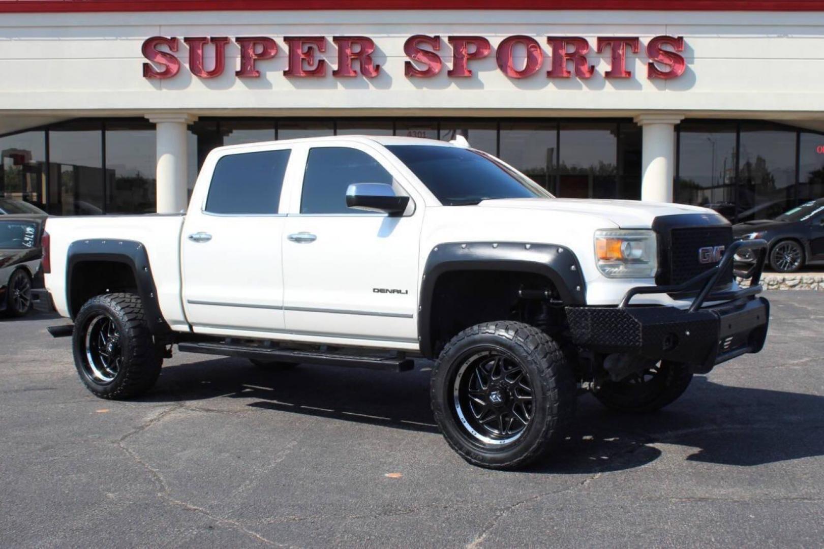 2015 White GMC Sierra 1500 Denali Crew Cab Short Box 4WD (3GTU2WECXFG) with an 5.3L V8 OHV 16V engine, 6-Speed Automatic transmission, located at 4301 NW 39th , Oklahoma City, OK, 73112, (405) 949-5600, 35.512135, -97.598671 - NO DRIVERS LICENCE -NO FULL COVERAGE INSURANCE - NO CREDIT CHECK. COME ON OVER TO SUPERSPORTS, TAKE A LOOK AND TEST DRIVE. PLEASE GIVE US A CALL AT (405) 949-5600. NO LICENCIA DE CONDUCIR - NO SEGURO DE COBERTURA TOTAL - NO VERIFICACION DE CREDITO. VISITENOS EN SUPERSPORTS, MIRE NUESTRO - Photo#0