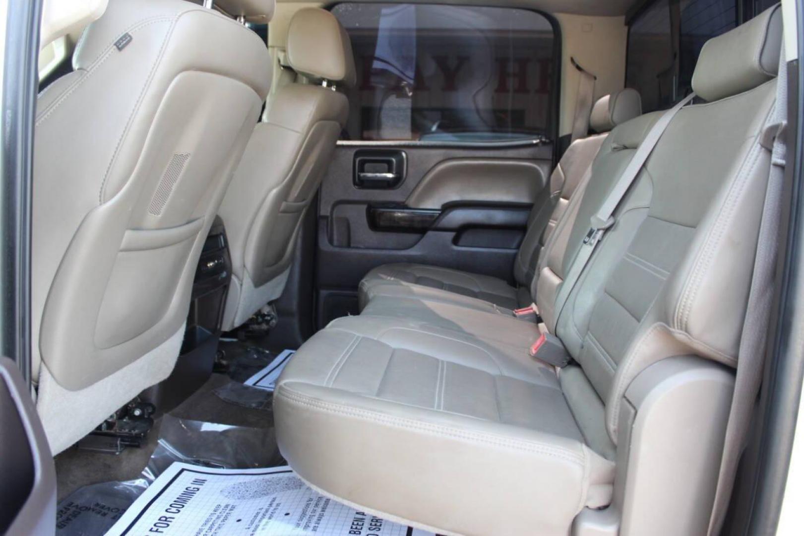 2015 White GMC Sierra 1500 Denali Crew Cab Short Box 4WD (3GTU2WECXFG) with an 5.3L V8 OHV 16V engine, 6-Speed Automatic transmission, located at 4301 NW 39th , Oklahoma City, OK, 73112, (405) 949-5600, 35.512135, -97.598671 - NO DRIVERS LICENCE -NO FULL COVERAGE INSURANCE - NO CREDIT CHECK. COME ON OVER TO SUPERSPORTS, TAKE A LOOK AND TEST DRIVE. PLEASE GIVE US A CALL AT (405) 949-5600. NO LICENCIA DE CONDUCIR - NO SEGURO DE COBERTURA TOTAL - NO VERIFICACION DE CREDITO. VISITENOS EN SUPERSPORTS, MIRE NUESTRO - Photo#13