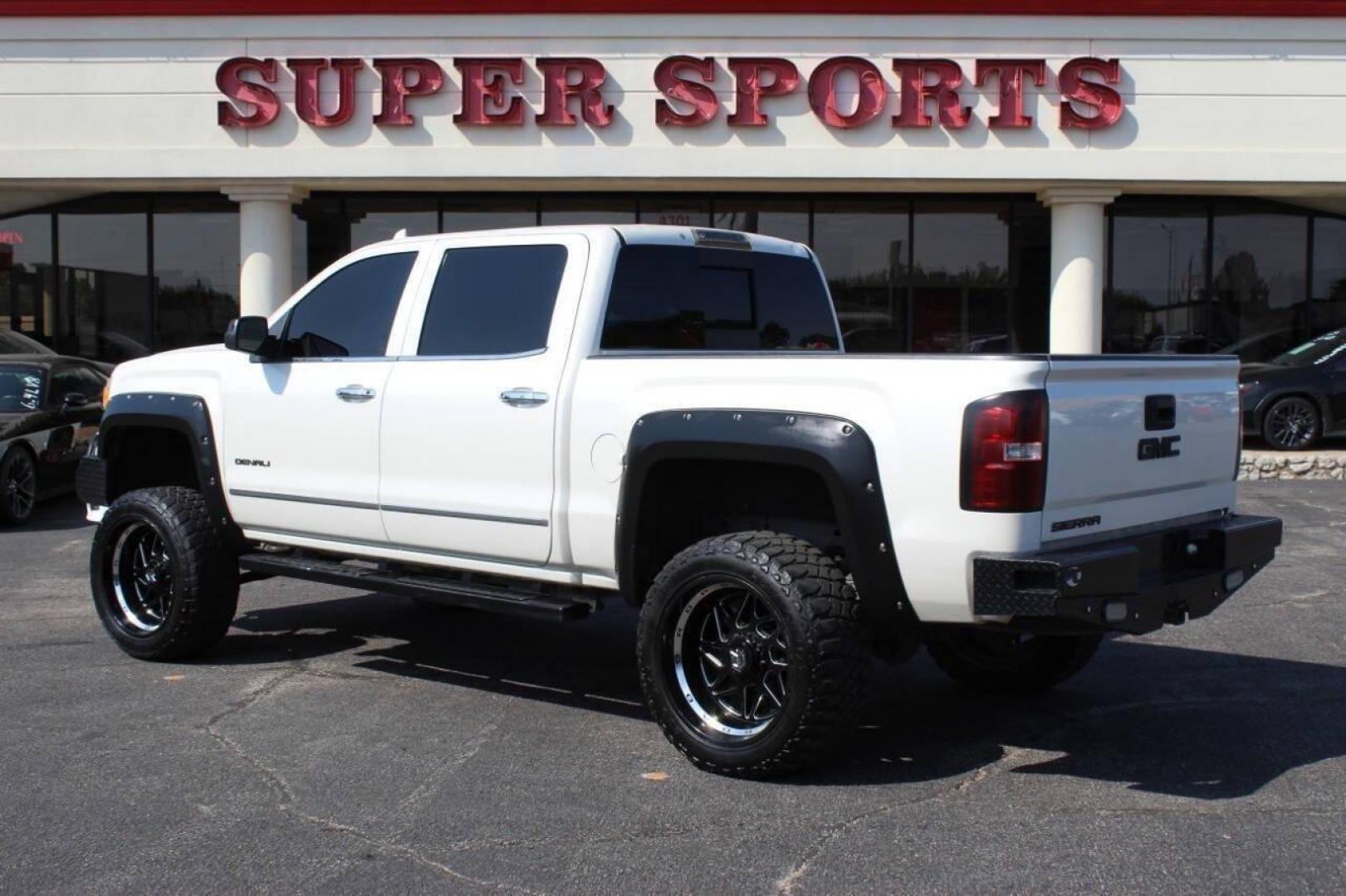 2015 White GMC Sierra 1500 Denali Crew Cab Short Box 4WD (3GTU2WECXFG) with an 5.3L V8 OHV 16V engine, 6-Speed Automatic transmission, located at 4301 NW 39th , Oklahoma City, OK, 73112, (405) 949-5600, 35.512135, -97.598671 - NO DRIVERS LICENCE -NO FULL COVERAGE INSURANCE - NO CREDIT CHECK. COME ON OVER TO SUPERSPORTS, TAKE A LOOK AND TEST DRIVE. PLEASE GIVE US A CALL AT (405) 949-5600. NO LICENCIA DE CONDUCIR - NO SEGURO DE COBERTURA TOTAL - NO VERIFICACION DE CREDITO. VISITENOS EN SUPERSPORTS, MIRE NUESTRO - Photo#4