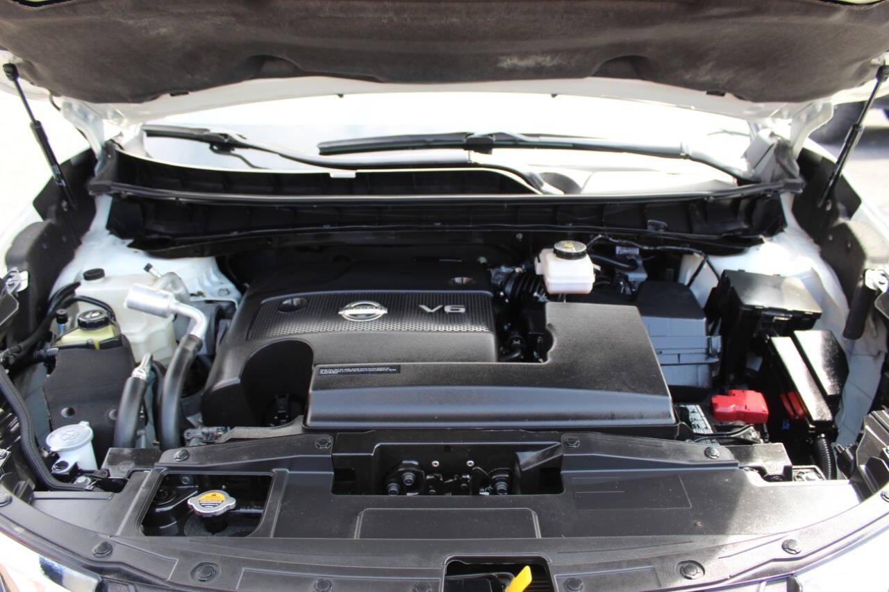 2020 White Nissan Murano Platinum AWD (5N1AZ2DS6LN) with an 3.5L V6 DOHC 24V engine, CVT transmission, located at 4301 NW 39th , Oklahoma City, OK, 73112, (405) 949-5600, 35.512135, -97.598671 - NO DRIVERS LICENCE -NO FULL COVERAGE INSURANCE - NO CREDIT CHECK. COME ON OVER TO SUPERSPORTS, TAKE A LOOK AND TEST DRIVE. PLEASE GIVE US A CALL AT (405) 949-5600. NO LICENCIA DE CONDUCIR - NO SEGURO DE COBERTURA TOTAL - NO VERIFICACION DE CREDITO. VISITENOS EN SUPERSPORTS, MIRE NUESTRO - Photo#7