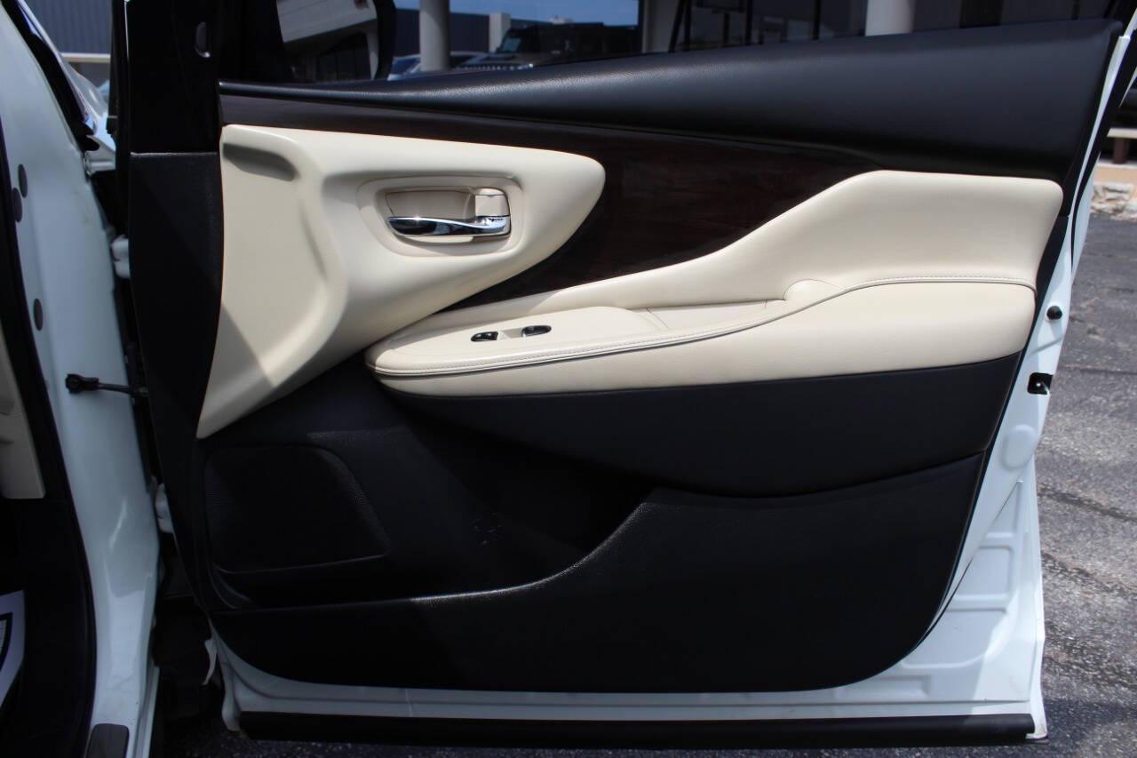 2020 White Nissan Murano Platinum AWD (5N1AZ2DS6LN) with an 3.5L V6 DOHC 24V engine, CVT transmission, located at 4301 NW 39th , Oklahoma City, OK, 73112, (405) 949-5600, 35.512135, -97.598671 - NO DRIVERS LICENCE -NO FULL COVERAGE INSURANCE - NO CREDIT CHECK. COME ON OVER TO SUPERSPORTS, TAKE A LOOK AND TEST DRIVE. PLEASE GIVE US A CALL AT (405) 949-5600. NO LICENCIA DE CONDUCIR - NO SEGURO DE COBERTURA TOTAL - NO VERIFICACION DE CREDITO. VISITENOS EN SUPERSPORTS, MIRE NUESTRO - Photo#9