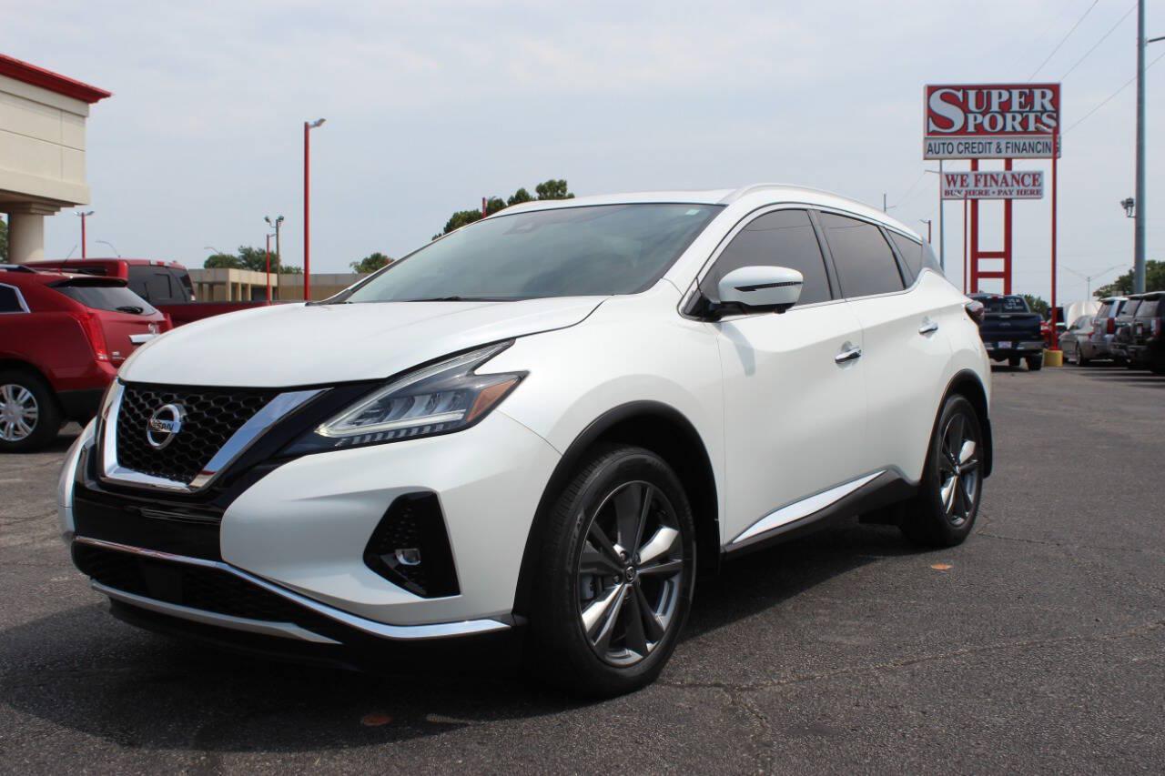 2020 White Nissan Murano Platinum AWD (5N1AZ2DS6LN) with an 3.5L V6 3.5L V6 engine, CVT 7-Speed transmission, located at 4301 NW 39th , Oklahoma City, OK, 73112, (405) 949-5600, 35.512135, -97.598671 - Hablamos espaol. SPEND SMART --- BUY FROM SUPER SPORTS. ALL PRICES, DOWN PAYMENTS, PAYMENTS, AND FINANCE TERMS ARE NEGOTIABLE AT THE TIME OF APPROVAL. WE WILL WORK WITH YOU TO FIT YOUR BUDGET. WE WILL EVEN LOWER AND ADJUST THE NUMBERS TO HELP MAKE THE VEHICLE MORE AFFORDABLE FOR YOU.- Photo#6