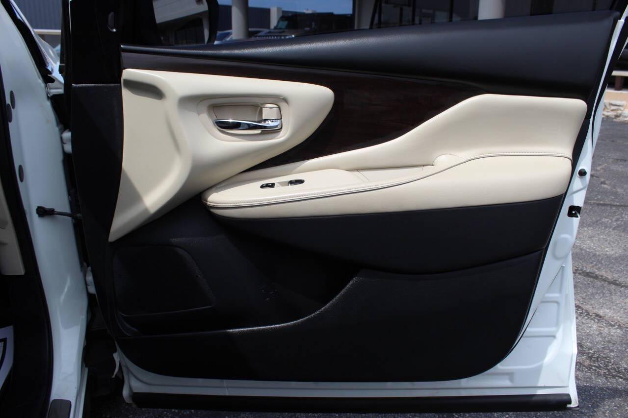 2020 White Nissan Murano Platinum AWD (5N1AZ2DS6LN) with an 3.5L V6 3.5L V6 engine, CVT 7-Speed transmission, located at 4301 NW 39th , Oklahoma City, OK, 73112, (405) 949-5600, 35.512135, -97.598671 - Hablamos espaol. SPEND SMART --- BUY FROM SUPER SPORTS. ALL PRICES, DOWN PAYMENTS, PAYMENTS, AND FINANCE TERMS ARE NEGOTIABLE AT THE TIME OF APPROVAL. WE WILL WORK WITH YOU TO FIT YOUR BUDGET. WE WILL EVEN LOWER AND ADJUST THE NUMBERS TO HELP MAKE THE VEHICLE MORE AFFORDABLE FOR YOU.- Photo#9