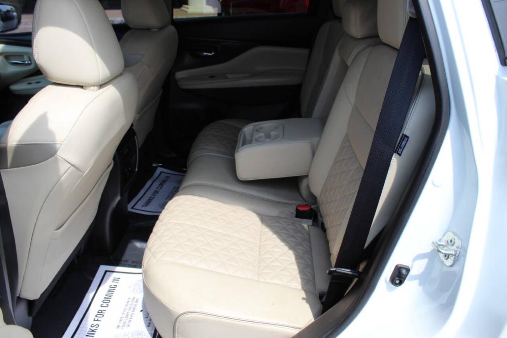 2020 White Nissan Murano Platinum AWD (5N1AZ2DS6LN) with an 3.5L V6 3.5L V6 engine, CVT 7-Speed transmission, located at 4301 NW 39th , Oklahoma City, OK, 73112, (405) 949-5600, 35.512135, -97.598671- Photo#13