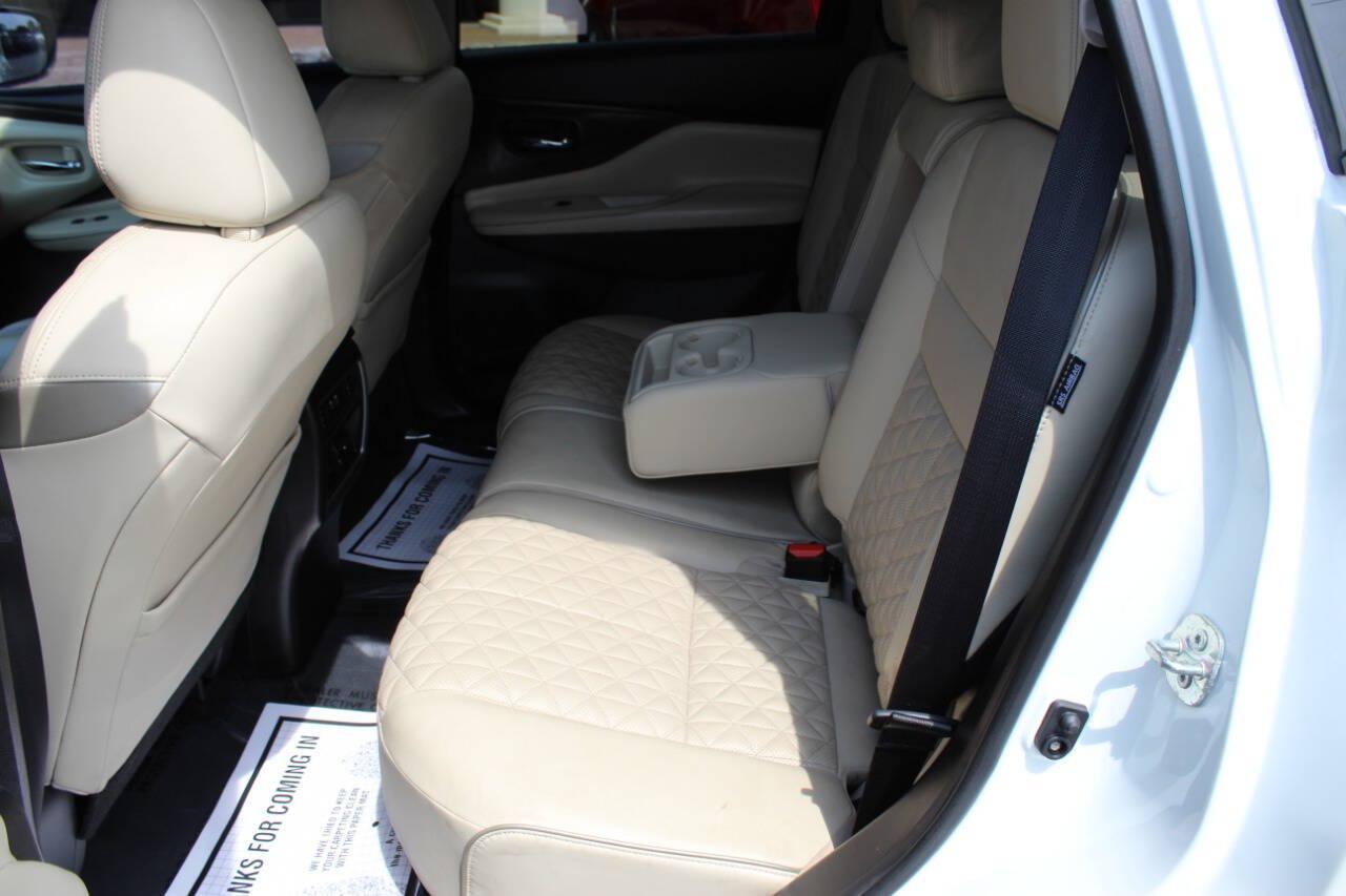 2020 White Nissan Murano Platinum AWD (5N1AZ2DS6LN) with an 3.5L V6 3.5L V6 engine, CVT 7-Speed transmission, located at 4301 NW 39th , Oklahoma City, OK, 73112, (405) 949-5600, 35.512135, -97.598671 - Hablamos espaol. SPEND SMART --- BUY FROM SUPER SPORTS. ALL PRICES, DOWN PAYMENTS, PAYMENTS, AND FINANCE TERMS ARE NEGOTIABLE AT THE TIME OF APPROVAL. WE WILL WORK WITH YOU TO FIT YOUR BUDGET. WE WILL EVEN LOWER AND ADJUST THE NUMBERS TO HELP MAKE THE VEHICLE MORE AFFORDABLE FOR YOU.- Photo#13