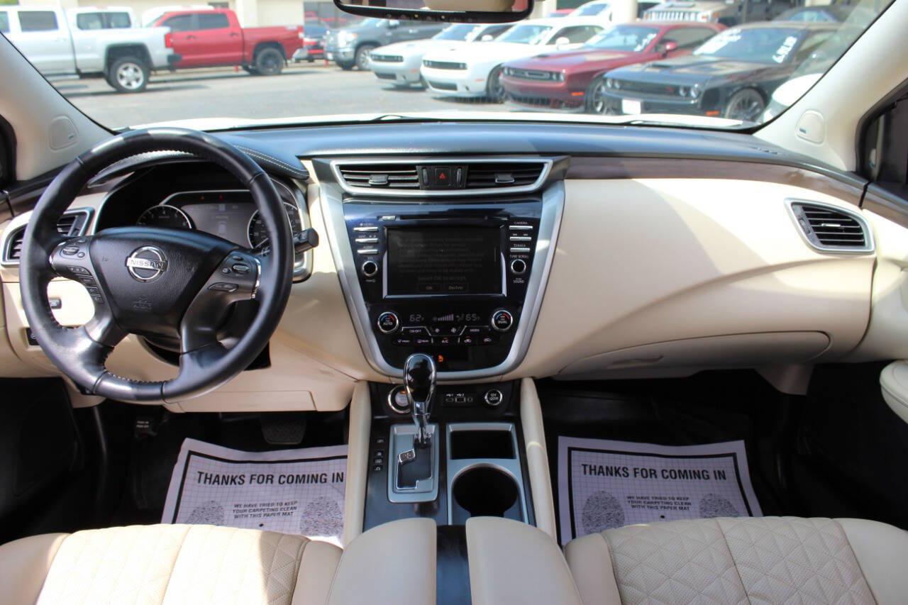 2020 White Nissan Murano Platinum AWD (5N1AZ2DS6LN) with an 3.5L V6 3.5L V6 engine, CVT 7-Speed transmission, located at 4301 NW 39th , Oklahoma City, OK, 73112, (405) 949-5600, 35.512135, -97.598671 - Hablamos espaol. SPEND SMART --- BUY FROM SUPER SPORTS. ALL PRICES, DOWN PAYMENTS, PAYMENTS, AND FINANCE TERMS ARE NEGOTIABLE AT THE TIME OF APPROVAL. WE WILL WORK WITH YOU TO FIT YOUR BUDGET. WE WILL EVEN LOWER AND ADJUST THE NUMBERS TO HELP MAKE THE VEHICLE MORE AFFORDABLE FOR YOU.- Photo#18