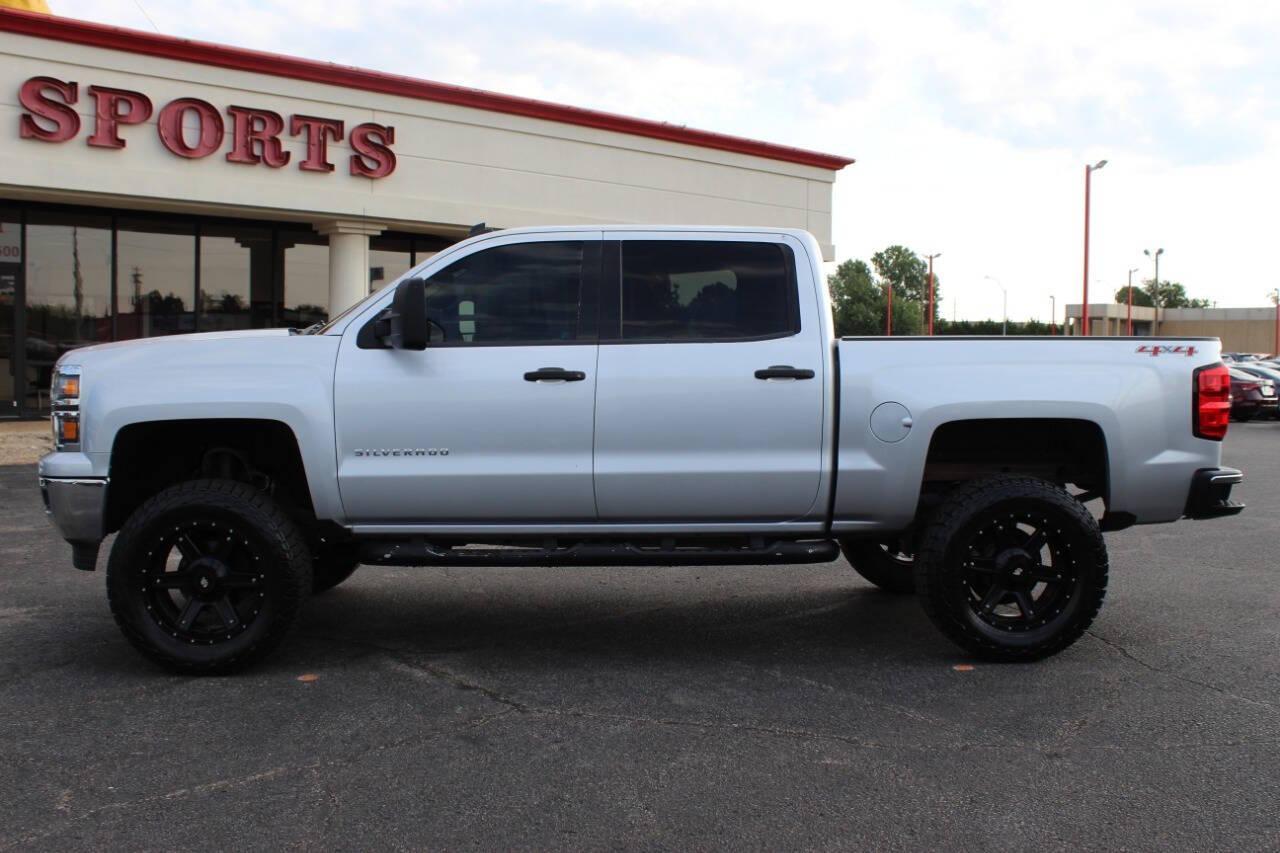 2014 Silver Chevrolet Silverado 1500 1LT Crew Cab 4WD (3GCUKREC8EG) with an 5.3L V8 OHV 16V engine, 6-Speed Automatic transmission, located at 4301 NW 39th , Oklahoma City, OK, 73112, (405) 949-5600, 35.512135, -97.598671 - NO DRIVERS LICENCE -NO FULL COVERAGE INSURANCE - NO CREDIT CHECK. COME ON OVER TO SUPERSPORTS, TAKE A LOOK AND TEST DRIVE. PLEASE GIVE US A CALL AT (405) 949-5600. NO LICENCIA DE CONDUCIR - NO SEGURO DE COBERTURA TOTAL - NO VERIFICACION DE CREDITO. VISITENOS EN SUPERSPORTS, MIRE NUESTRO - Photo#5