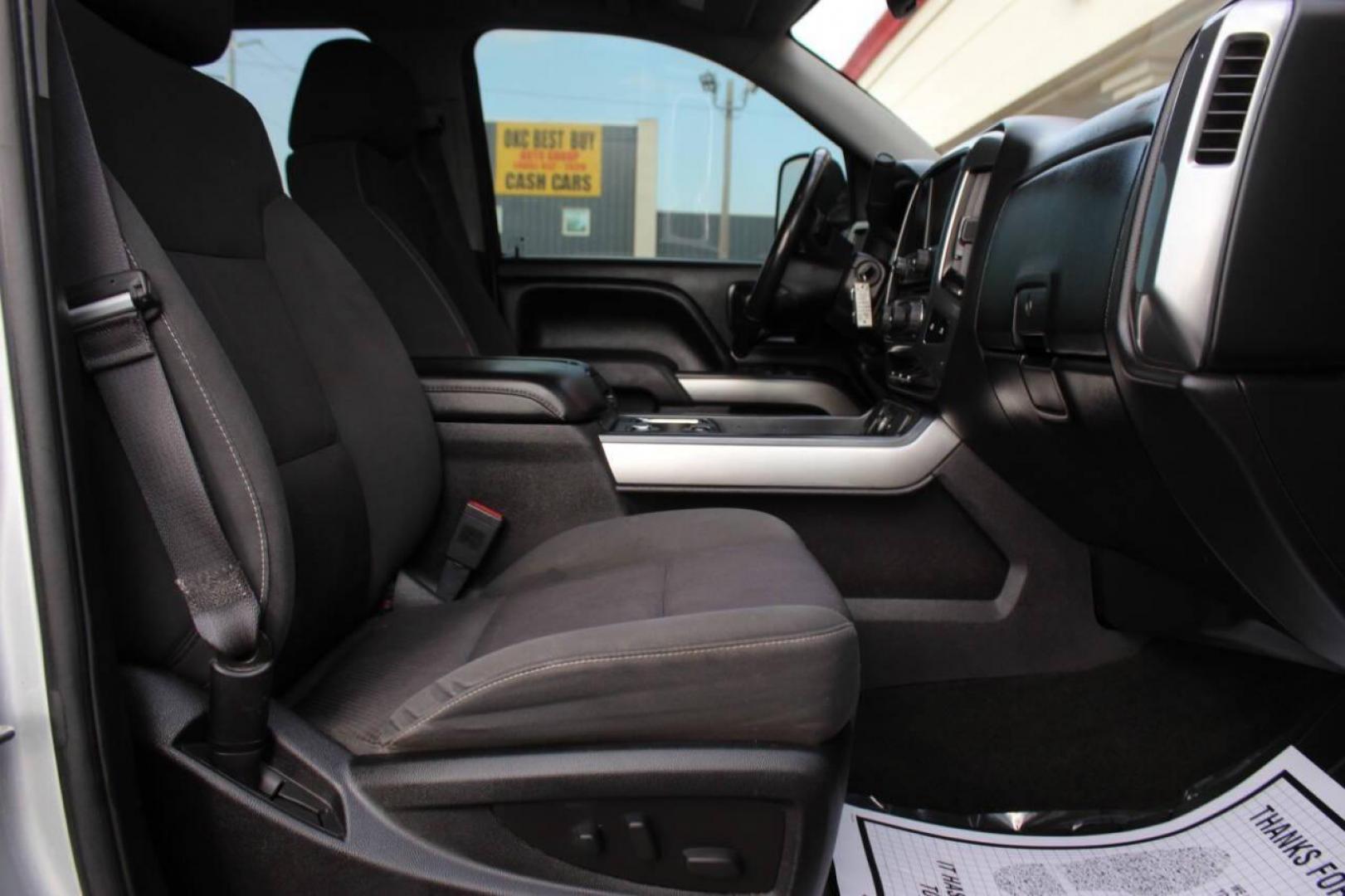 2014 Silver Chevrolet Silverado 1500 1LT Crew Cab 4WD (3GCUKREC8EG) with an 5.3L V8 OHV 16V engine, 6-Speed Automatic transmission, located at 4301 NW 39th , Oklahoma City, OK, 73112, (405) 949-5600, 35.512135, -97.598671 - NO DRIVERS LICENCE -NO FULL COVERAGE INSURANCE - NO CREDIT CHECK. COME ON OVER TO SUPERSPORTS, TAKE A LOOK AND TEST DRIVE. PLEASE GIVE US A CALL AT (405) 949-5600. NO LICENCIA DE CONDUCIR - NO SEGURO DE COBERTURA TOTAL - NO VERIFICACION DE CREDITO. VISITENOS EN SUPERSPORTS, MIRE NUESTRO - Photo#9