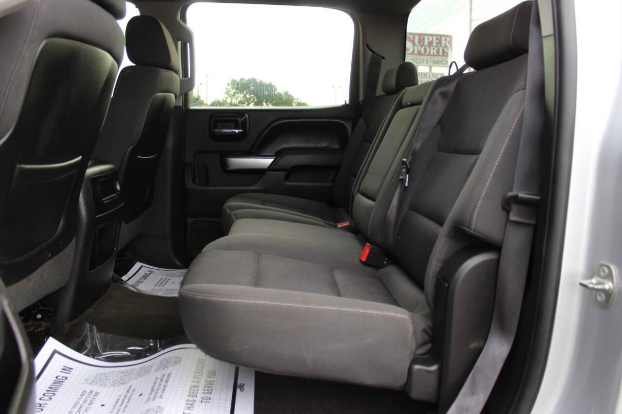 2014 Silver Chevrolet Silverado 1500 1LT Crew Cab 4WD (3GCUKREC8EG) with an 5.3L V8 OHV 16V engine, 6-Speed Automatic transmission, located at 4301 NW 39th , Oklahoma City, OK, 73112, (405) 949-5600, 35.512135, -97.598671 - NO DRIVERS LICENCE -NO FULL COVERAGE INSURANCE - NO CREDIT CHECK. COME ON OVER TO SUPERSPORTS, TAKE A LOOK AND TEST DRIVE. PLEASE GIVE US A CALL AT (405) 949-5600. NO LICENCIA DE CONDUCIR - NO SEGURO DE COBERTURA TOTAL - NO VERIFICACION DE CREDITO. VISITENOS EN SUPERSPORTS, MIRE NUESTRO - Photo#13