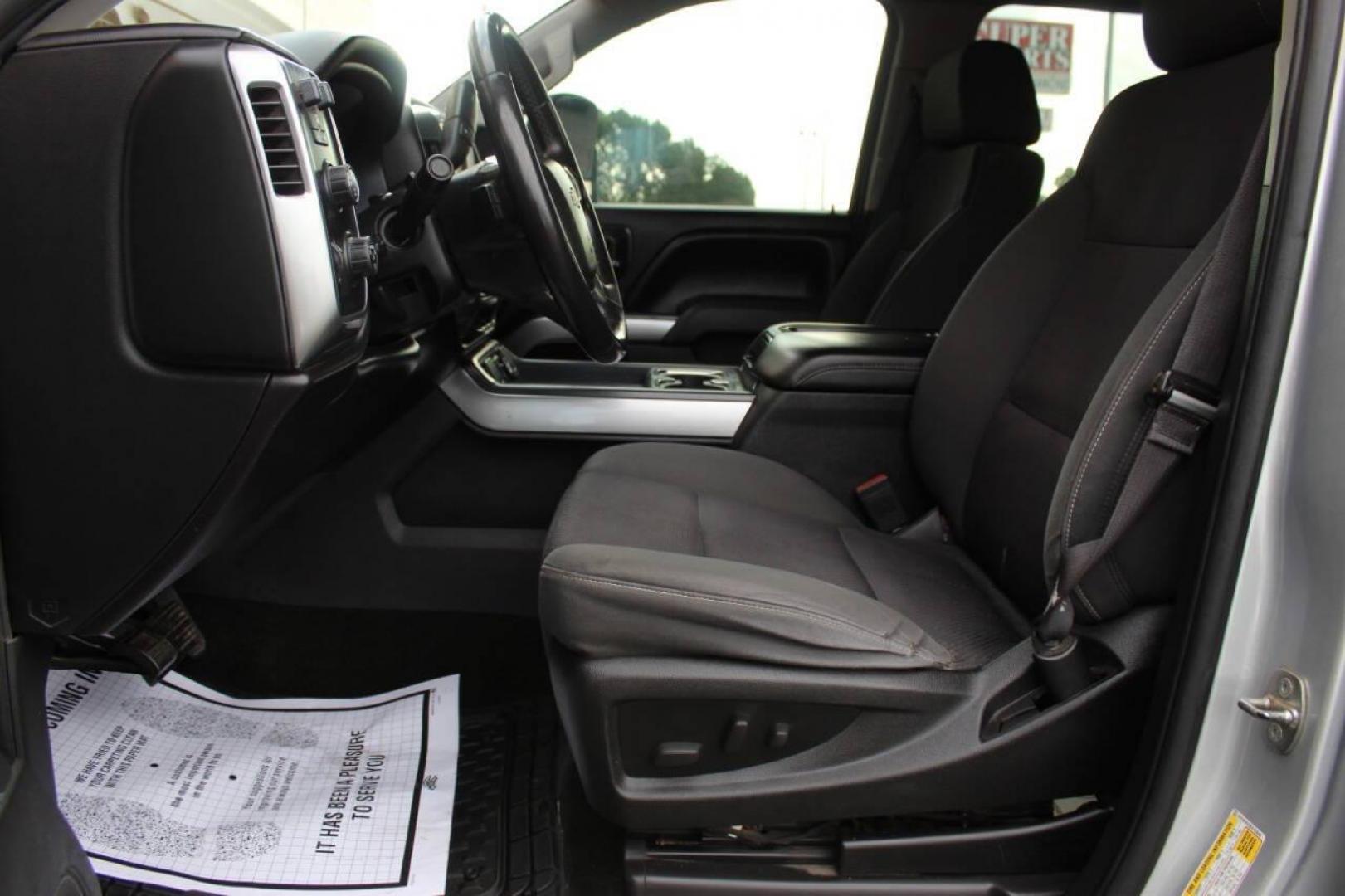 2014 Silver Chevrolet Silverado 1500 1LT Crew Cab 4WD (3GCUKREC8EG) with an 5.3L V8 OHV 16V engine, 6-Speed Automatic transmission, located at 4301 NW 39th , Oklahoma City, OK, 73112, (405) 949-5600, 35.512135, -97.598671 - NO DRIVERS LICENCE -NO FULL COVERAGE INSURANCE - NO CREDIT CHECK. COME ON OVER TO SUPERSPORTS, TAKE A LOOK AND TEST DRIVE. PLEASE GIVE US A CALL AT (405) 949-5600. NO LICENCIA DE CONDUCIR - NO SEGURO DE COBERTURA TOTAL - NO VERIFICACION DE CREDITO. VISITENOS EN SUPERSPORTS, MIRE NUESTRO - Photo#16