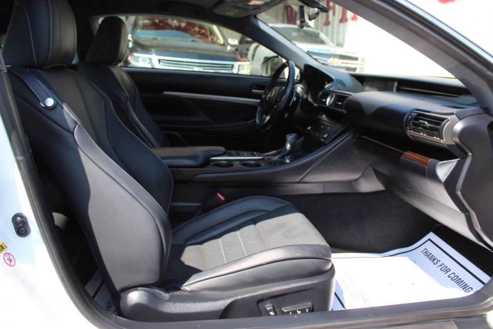 2015 White Lexus RC 350 AWD (JTHSE5BC6F5) with an 3.5L V6 DOHC 24V engine, 6-Speed Automatic transmission, located at 4301 NW 39th , Oklahoma City, OK, 73112, (405) 949-5600, 35.512135, -97.598671 - NO DRIVERS LICENCE -NO FULL COVERAGE INSURANCE - NO CREDIT CHECK. COME ON OVER TO SUPERSPORTS, TAKE A LOOK AND TEST DRIVE. PLEASE GIVE US A CALL AT (405) 949-5600. NO LICENCIA DE CONDUCIR - NO SEGURO DE COBERTURA TOTAL - NO VERIFICACION DE CREDITO. VISITENOS EN SUPERSPORTS, MIRE NUESTRO - Photo#9