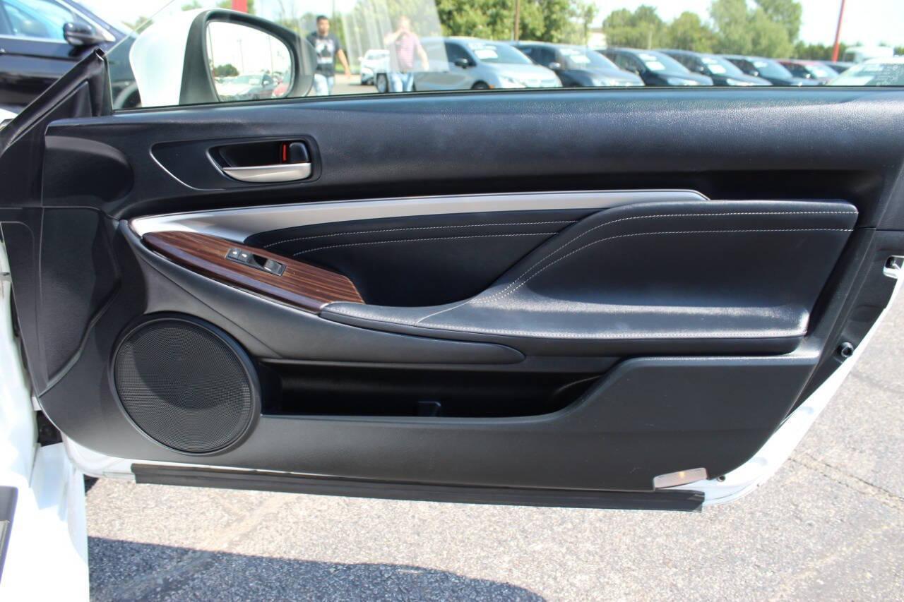 2015 White Lexus RC 350 AWD (JTHSE5BC6F5) with an 3.5L V6 DOHC 24V engine, 6-Speed Automatic transmission, located at 4301 NW 39th , Oklahoma City, OK, 73112, (405) 949-5600, 35.512135, -97.598671 - NO DRIVERS LICENCE -NO FULL COVERAGE INSURANCE - NO CREDIT CHECK. COME ON OVER TO SUPERSPORTS, TAKE A LOOK AND TEST DRIVE. PLEASE GIVE US A CALL AT (405) 949-5600. NO LICENCIA DE CONDUCIR - NO SEGURO DE COBERTURA TOTAL - NO VERIFICACION DE CREDITO. VISITENOS EN SUPERSPORTS, MIRE NUESTRO - Photo#9