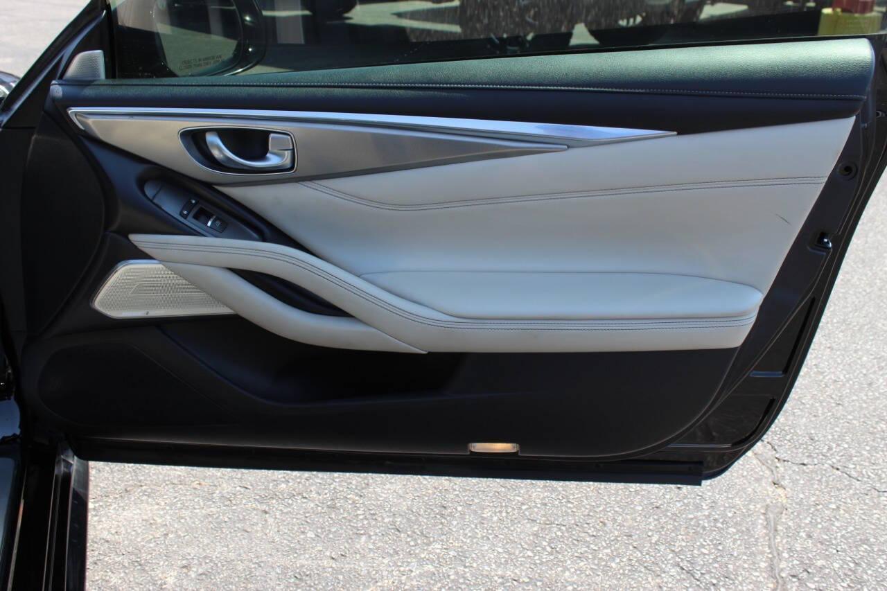 2018 Black Infiniti Q60 3.0t Sport (JN1EV7EK2JM) with an 3.0L V6 DOHC 24V TURBO engine, 7A transmission, located at 4301 NW 39th , Oklahoma City, OK, 73112, (405) 949-5600, 35.512135, -97.598671 - NO DRIVERS LICENCE -NO FULL COVERAGE INSURANCE - NO CREDIT CHECK. COME ON OVER TO SUPERSPORTS, TAKE A LOOK AND TEST DRIVE. PLEASE GIVE US A CALL AT (405) 949-5600. NO LICENCIA DE CONDUCIR - NO SEGURO DE COBERTURA TOTAL - NO VERIFICACION DE CREDITO. VISITENOS EN SUPERSPORTS, MIRE NUESTRO - Photo#9