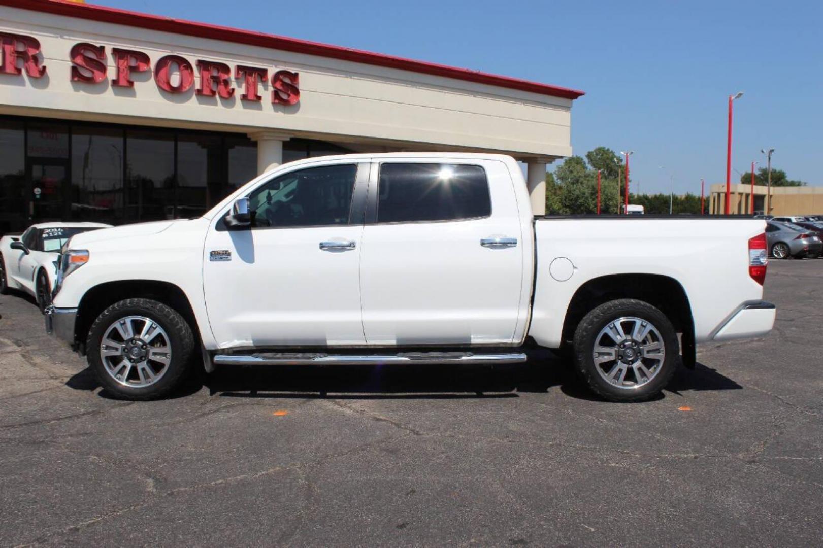 2018 White Toyota Tundra Platinum CrewMax 5.7L FFV 4WD (5TFAW5F12JX) with an 5.7L V8 DOHC 32V engine, 6A transmission, located at 4301 NW 39th , Oklahoma City, OK, 73112, (405) 949-5600, 35.512135, -97.598671 - Photo#5