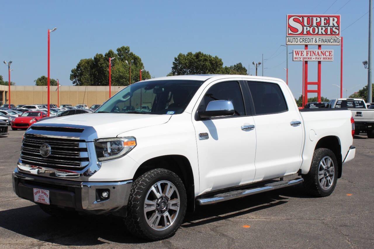 2018 White Toyota Tundra Platinum CrewMax 5.7L FFV 4WD (5TFAW5F12JX) with an 5.7L V8 DOHC 32V engine, 6A transmission, located at 4301 NW 39th , Oklahoma City, OK, 73112, (405) 949-5600, 35.512135, -97.598671 - NO DRIVERS LICENCE -NO FULL COVERAGE INSURANCE - NO CREDIT CHECK. COME ON OVER TO SUPERSPORTS, TAKE A LOOK AND TEST DRIVE. PLEASE GIVE US A CALL AT (405) 949-5600. NO LICENCIA DE CONDUCIR - NO SEGURO DE COBERTURA TOTAL - NO VERIFICACION DE CREDITO. VISITENOS EN SUPERSPORTS, MIRE NUESTRO - Photo#6