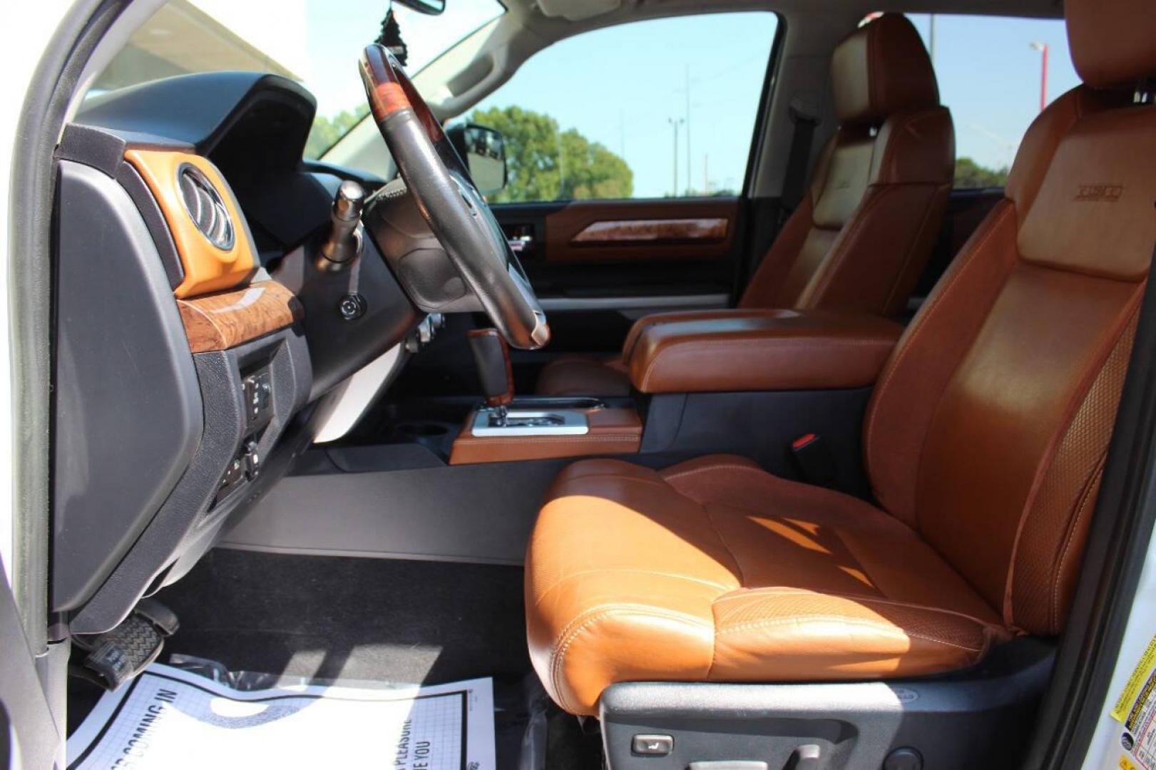 2018 White Toyota Tundra Platinum CrewMax 5.7L FFV 4WD (5TFAW5F12JX) with an 5.7L V8 DOHC 32V engine, 6A transmission, located at 4301 NW 39th , Oklahoma City, OK, 73112, (405) 949-5600, 35.512135, -97.598671 - NO DRIVERS LICENCE -NO FULL COVERAGE INSURANCE - NO CREDIT CHECK. COME ON OVER TO SUPERSPORTS, TAKE A LOOK AND TEST DRIVE. PLEASE GIVE US A CALL AT (405) 949-5600. NO LICENCIA DE CONDUCIR - NO SEGURO DE COBERTURA TOTAL - NO VERIFICACION DE CREDITO. VISITENOS EN SUPERSPORTS, MIRE NUESTRO - Photo#15