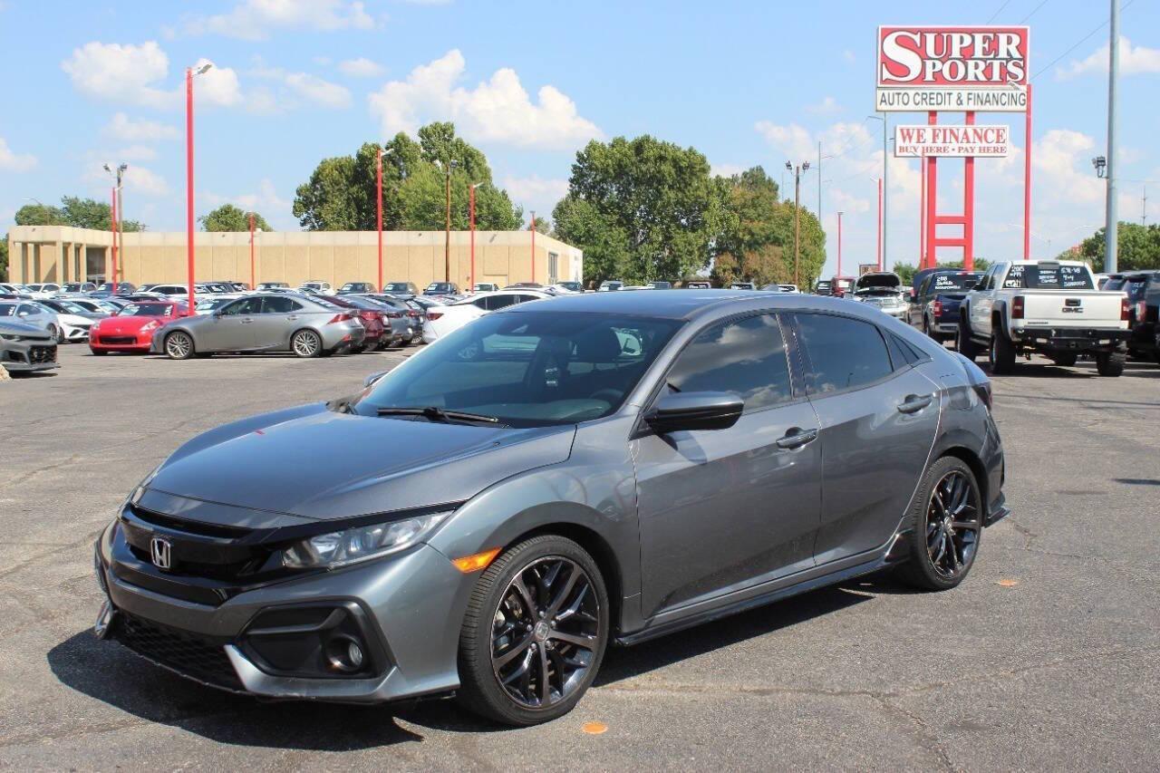 2021 Gray Honda Civic Sport Hatchback CVT (SHHFK7H41MU) with an 2.0L L4 DOHC 16V TURBO engine, CVT transmission, located at 4301 NW 39th , Oklahoma City, OK, 73112, (405) 949-5600, 35.512135, -97.598671 - NO DRIVERS LICENCE NO-FULL COVERAGE INSURANCE-NO CREDIT CHECK. COME ON OVER TO SUPERSPORTS AND TAKE A LOOK AND TEST DRIVE. PLEASE GIVE US A CALL AT (405) 949-5600. NO LICENSIA DE MANEJAR- NO SEGURO DE COBERTURA TOTAL- NO VERIFICACCION DE CREDITO. POR FAVOR VENGAN A SUPERSPORTS, ECHE UN - Photo#6