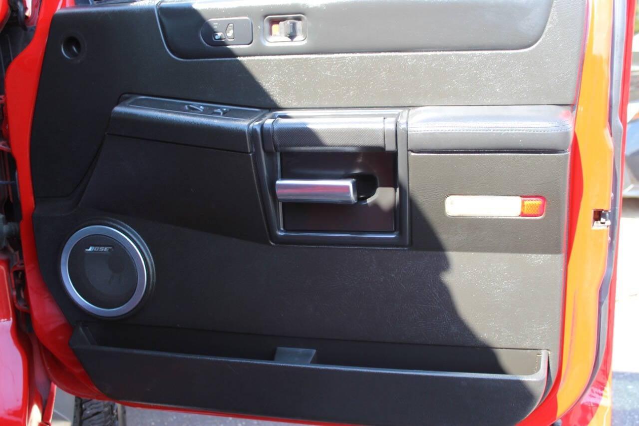 2005 Red HUMMER H2 SUT SUT (5GRGN22U05H) with an 6.0L V8 6.0L V8 engine, Automatic 4-Speed transmission, located at 4301 NW 39th , Oklahoma City, OK, 73112, (405) 949-5600, 35.512135, -97.598671 - NO DRIVERS LICENCE NO-FULL COVERAGE INSURANCE-NO CREDIT CHECK. COME ON OVER TO SUPERSPORTS AND TAKE A LOOK AND TEST DRIVE. PLEASE GIVE US A CALL AT (405) 949-5600. NO LICENSIA DE MANEJAR- NO SEGURO DE COBERTURA TOTAL- NO VERIFICACCION DE CREDITO. POR FAVOR VENGAN A SUPERSPORTS, ECHE UN - Photo#10