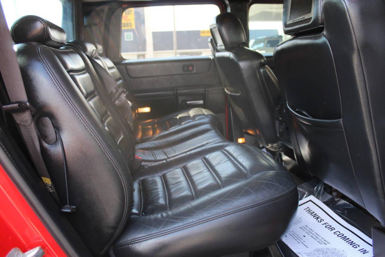 2005 Red HUMMER H2 SUT SUT (5GRGN22U05H) with an 6.0L V8 6.0L V8 engine, Automatic 4-Speed transmission, located at 4301 NW 39th , Oklahoma City, OK, 73112, (405) 949-5600, 35.512135, -97.598671- Photo#11
