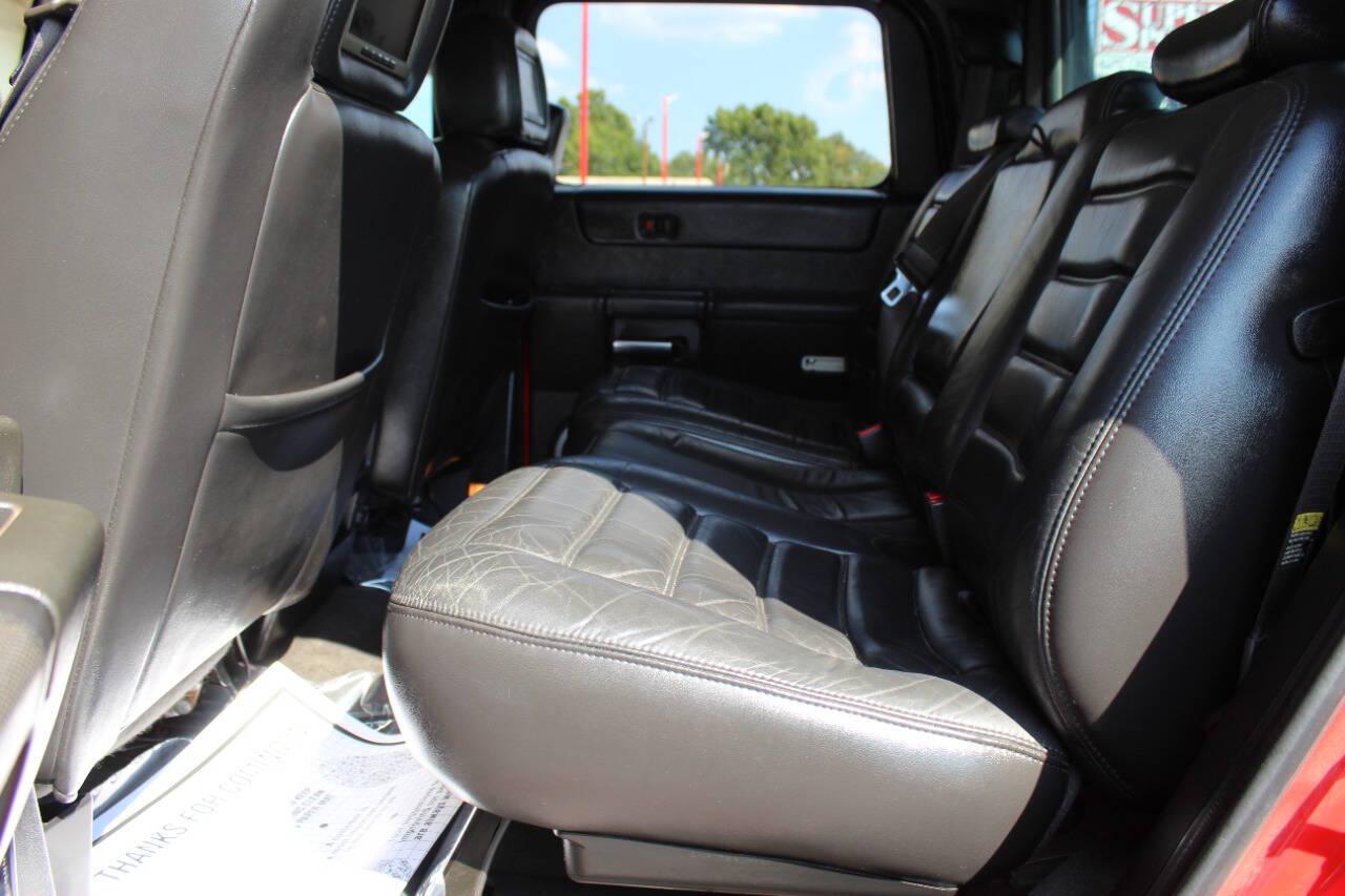 2005 Red HUMMER H2 SUT SUT (5GRGN22U05H) with an 6.0L V8 6.0L V8 engine, Automatic 4-Speed transmission, located at 4301 NW 39th , Oklahoma City, OK, 73112, (405) 949-5600, 35.512135, -97.598671- Photo#14