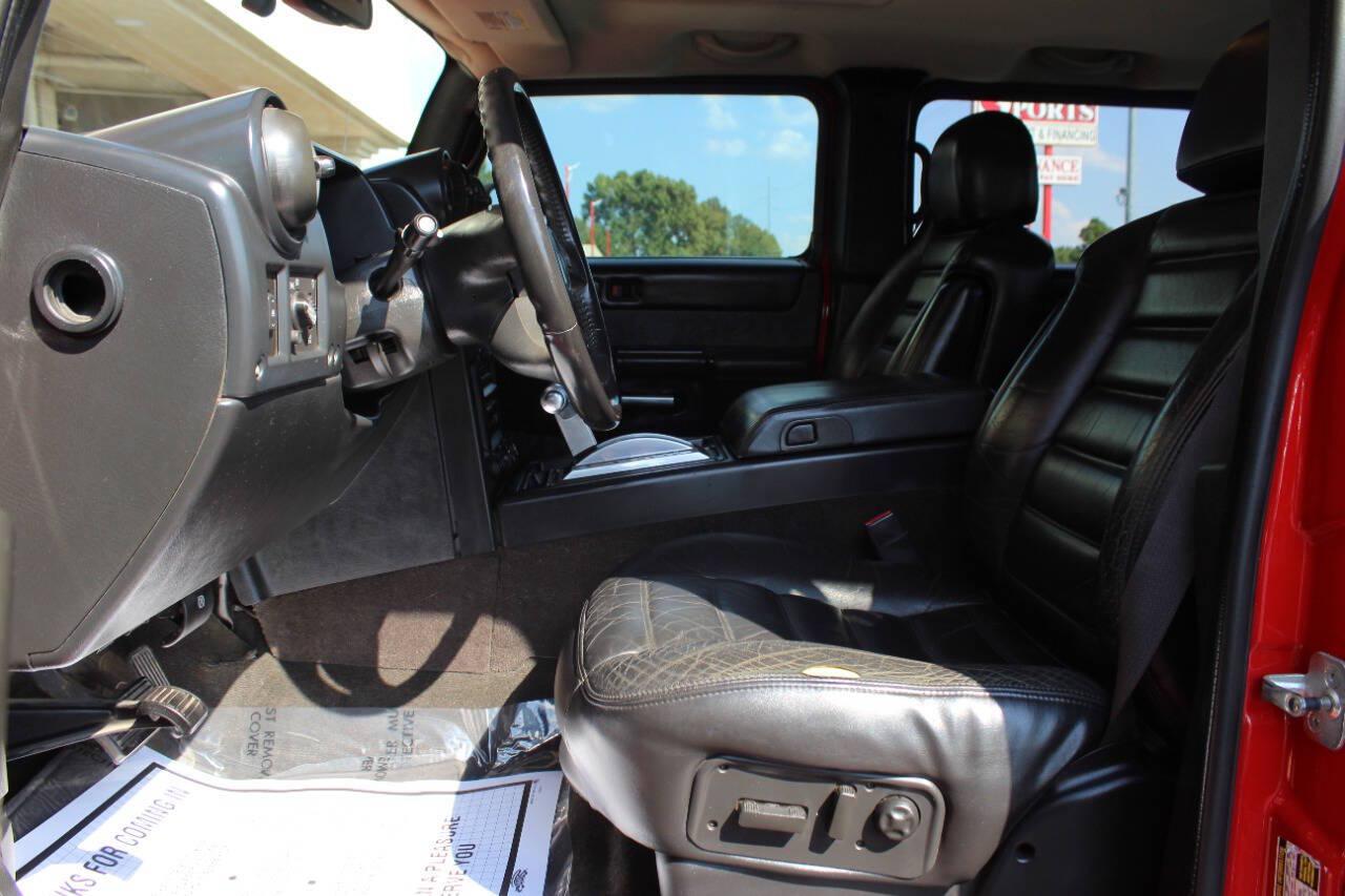 2005 Red HUMMER H2 SUT SUT (5GRGN22U05H) with an 6.0L V8 6.0L V8 engine, Automatic 4-Speed transmission, located at 4301 NW 39th , Oklahoma City, OK, 73112, (405) 949-5600, 35.512135, -97.598671- Photo#16