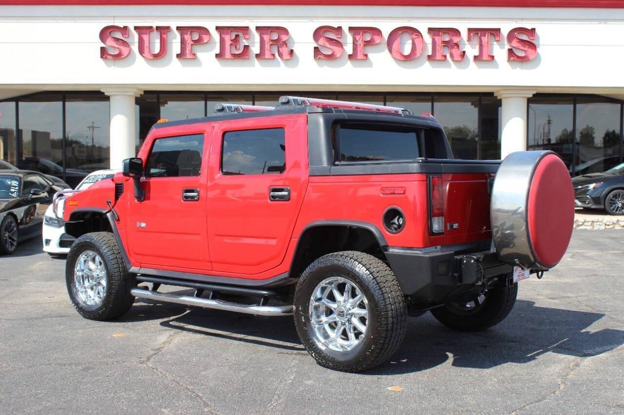 2005 Red HUMMER H2 SUT SUT (5GRGN22U05H) with an 6.0L V8 6.0L V8 engine, Automatic 4-Speed transmission, located at 4301 NW 39th , Oklahoma City, OK, 73112, (405) 949-5600, 35.512135, -97.598671- Photo#4