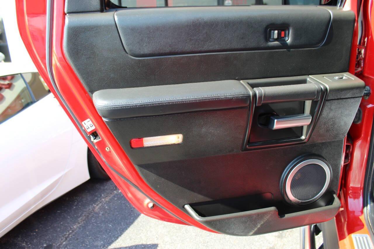 2005 Red Hummer H2 SUT (5GRGN22U05H) with an 6.0L V8 OHV 16V engine, 4-Speed Automatic Overdrive transmission, located at 4301 NW 39th , Oklahoma City, OK, 73112, (405) 949-5600, 35.512135, -97.598671 - NO DRIVERS LICENCE NO-FULL COVERAGE INSURANCE-NO CREDIT CHECK. COME ON OVER TO SUPERSPORTS AND TAKE A LOOK AND TEST DRIVE. PLEASE GIVE US A CALL AT (405) 949-5600. NO LICENSIA DE MANEJAR- NO SEGURO DE COBERTURA TOTAL- NO VERIFICACCION DE CREDITO. POR FAVOR VENGAN A SUPERSPORTS, ECHE UN - Photo#15