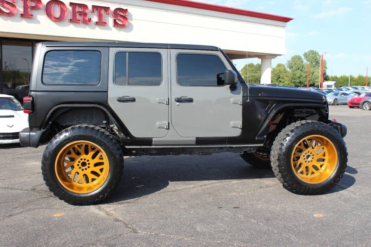 2020 Gray Jeep Wrangler Unlimited Rubicon (1C4HJXFN3LW) with an 2.0L L4 DOHC 16V TURBO engine, 6A transmission, located at 4301 NW 39th , Oklahoma City, OK, 73112, (405) 949-5600, 35.512135, -97.598671 - NO DRIVERS LICENCE -NO FULL COVERAGE INSURANCE - NO CREDIT CHECK. COME ON OVER TO SUPERSPORTS, TAKE A LOOK AND TEST DRIVE. PLEASE GIVE US A CALL AT (405) 949-5600. NO LICENCIA DE CONDUCIR - NO SEGURO DE COBERTURA TOTAL - NO VERIFICACION DE CREDITO. VISITENOS EN SUPERSPORTS, MIRE NUESTRO - Photo#2