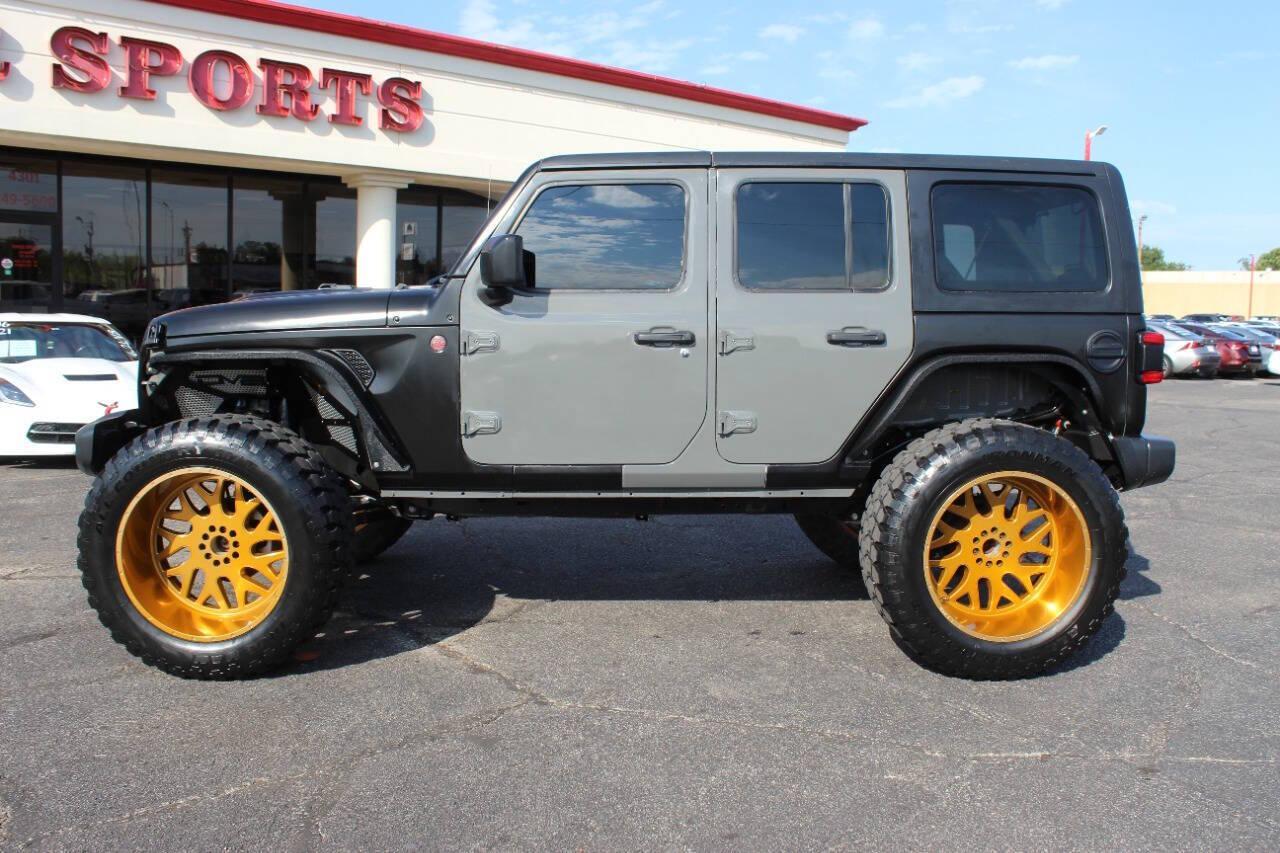 2020 Gray Jeep Wrangler Unlimited Rubicon (1C4HJXFN3LW) with an 2.0L L4 DOHC 16V TURBO engine, 6A transmission, located at 4301 NW 39th , Oklahoma City, OK, 73112, (405) 949-5600, 35.512135, -97.598671 - NO DRIVERS LICENCE -NO FULL COVERAGE INSURANCE - NO CREDIT CHECK. COME ON OVER TO SUPERSPORTS, TAKE A LOOK AND TEST DRIVE. PLEASE GIVE US A CALL AT (405) 949-5600. NO LICENCIA DE CONDUCIR - NO SEGURO DE COBERTURA TOTAL - NO VERIFICACION DE CREDITO. VISITENOS EN SUPERSPORTS, MIRE NUESTRO - Photo#5