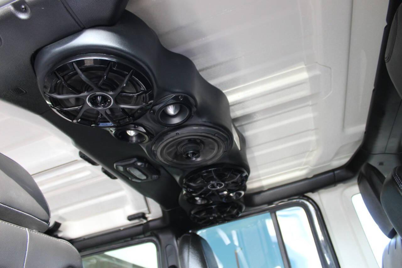 2020 Gray Jeep Wrangler Unlimited Rubicon (1C4HJXFN3LW) with an 2.0L L4 DOHC 16V TURBO engine, 6A transmission, located at 4301 NW 39th , Oklahoma City, OK, 73112, (405) 949-5600, 35.512135, -97.598671 - NO DRIVERS LICENCE -NO FULL COVERAGE INSURANCE - NO CREDIT CHECK. COME ON OVER TO SUPERSPORTS, TAKE A LOOK AND TEST DRIVE. PLEASE GIVE US A CALL AT (405) 949-5600. NO LICENCIA DE CONDUCIR - NO SEGURO DE COBERTURA TOTAL - NO VERIFICACION DE CREDITO. VISITENOS EN SUPERSPORTS, MIRE NUESTRO - Photo#16