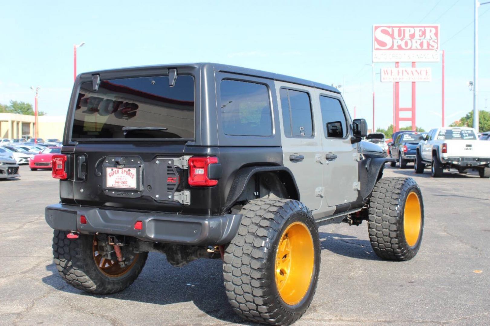 2020 Gray Jeep Wrangler Unlimited Unlimited Rubicon (1C4HJXFN3LW) with an 2.0L I4 Turbocharger 2.0L I4 engine, Automatic 8-Speed transmission, located at 4301 NW 39th , Oklahoma City, OK, 73112, (405) 949-5600, 35.512135, -97.598671 - Hablamos espanol. SPEND SMART --- BUY FROM SUPER SPORTS. ALL PRICES, DOWN PAYMENTS, PAYMENTS, AND FINANCE TERMS ARE NEGOTIABLE AT THE TIME OF APPROVAL. WE WILL WORK WITH YOU TO FIT YOUR BUDGET. WE WILL EVEN LOWER AND ADJUST THE NUMBERS TO HELP MAKE THE VEHICLE MORE AFFORDABLE FOR YOU.- Photo#3
