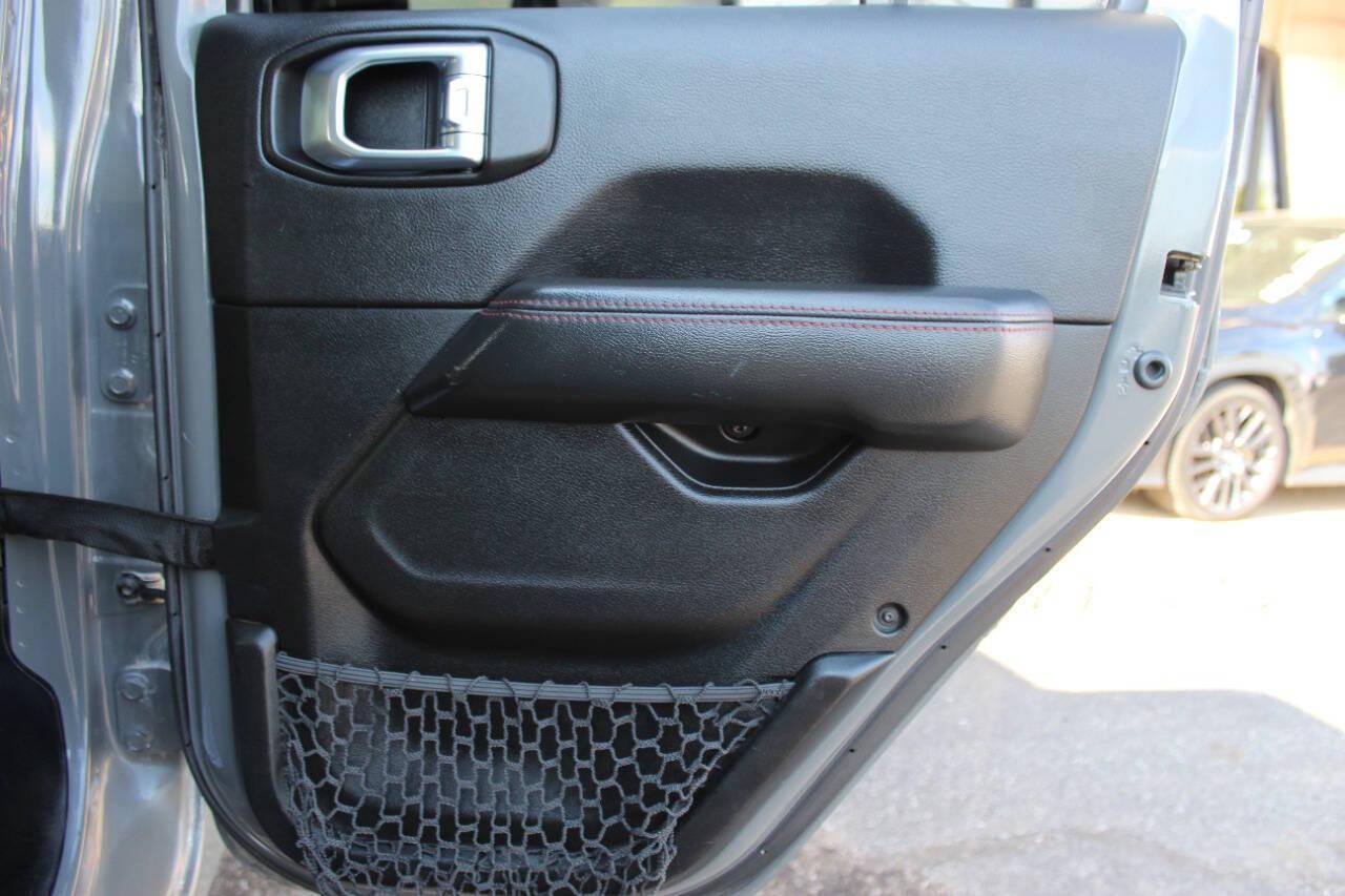 2020 Gray Jeep Wrangler Unlimited Unlimited Rubicon (1C4HJXFN3LW) with an 2.0L I4 Turbocharger 2.0L I4 engine, Automatic 8-Speed transmission, located at 4301 NW 39th , Oklahoma City, OK, 73112, (405) 949-5600, 35.512135, -97.598671 - NO DRIVERS LICENCE -NO FULL COVERAGE INSURANCE - NO CREDIT CHECK. COME ON OVER TO SUPERSPORTS, TAKE A LOOK AND TEST DRIVE. PLEASE GIVE US A CALL AT (405) 949-5600. NO LICENCIA DE CONDUCIR - NO SEGURO DE COBERTURA TOTAL - NO VERIFICACION DE CREDITO. VISITENOS EN SUPERSPORTS, MIRE NUESTRO - Photo#11