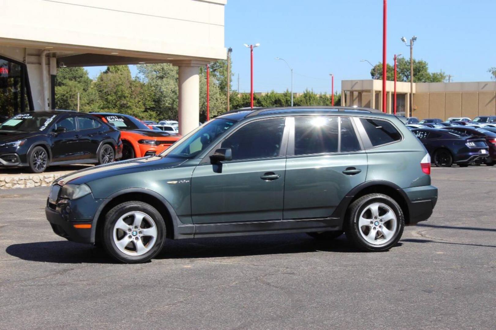 2008 Green BMW X3 3.0si (WBXPC93418W) with an 3.0L L6 DOHC 24V engine, Automatic 6-Speed transmission, located at 4301 NW 39th , Oklahoma City, OK, 73112, (405) 949-5600, 35.512135, -97.598671 - NO DRIVERS LICENCE -NO FULL COVERAGE INSURANCE - NO CREDIT CHECK. COME ON OVER TO SUPERSPORTS, TAKE A LOOK AND TEST DRIVE. PLEASE GIVE US A CALL AT (405) 949-5600. NO LICENCIA DE CONDUCIR - NO SEGURO DE COBERTURA TOTAL - NO VERIFICACION DE CREDITO. VISITENOS EN SUPERSPORTS, MIRE NUESTRO - Photo#5