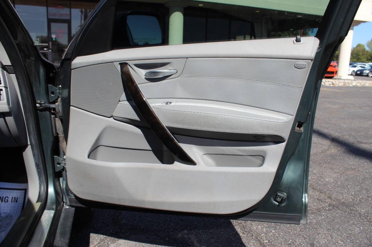 2008 Green BMW X3 3.0si (WBXPC93418W) with an 3.0L L6 DOHC 24V engine, Automatic 6-Speed transmission, located at 4301 NW 39th , Oklahoma City, OK, 73112, (405) 949-5600, 35.512135, -97.598671 - NO DRIVERS LICENCE -NO FULL COVERAGE INSURANCE - NO CREDIT CHECK. COME ON OVER TO SUPERSPORTS, TAKE A LOOK AND TEST DRIVE. PLEASE GIVE US A CALL AT (405) 949-5600. NO LICENCIA DE CONDUCIR - NO SEGURO DE COBERTURA TOTAL - NO VERIFICACION DE CREDITO. VISITENOS EN SUPERSPORTS, MIRE NUESTRO - Photo#8