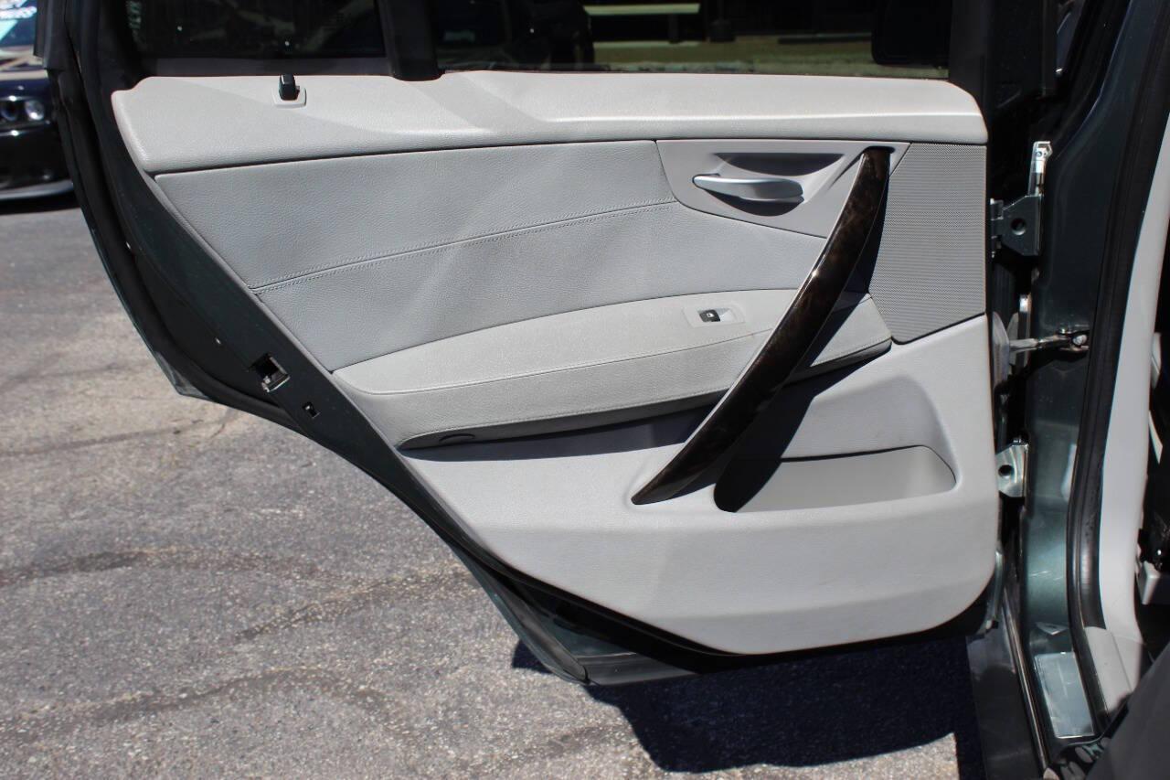 2008 Green BMW X3 3.0si (WBXPC93418W) with an 3.0L L6 DOHC 24V engine, Automatic 6-Speed transmission, located at 4301 NW 39th , Oklahoma City, OK, 73112, (405) 949-5600, 35.512135, -97.598671 - NO DRIVERS LICENCE -NO FULL COVERAGE INSURANCE - NO CREDIT CHECK. COME ON OVER TO SUPERSPORTS, TAKE A LOOK AND TEST DRIVE. PLEASE GIVE US A CALL AT (405) 949-5600. NO LICENCIA DE CONDUCIR - NO SEGURO DE COBERTURA TOTAL - NO VERIFICACION DE CREDITO. VISITENOS EN SUPERSPORTS, MIRE NUESTRO - Photo#13