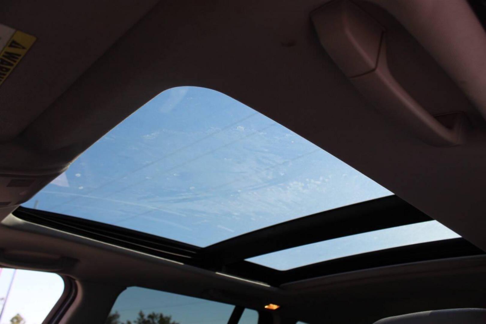 2008 Green BMW X3 3.0si (WBXPC93418W) with an 3.0L L6 DOHC 24V engine, Automatic 6-Speed transmission, located at 4301 NW 39th , Oklahoma City, OK, 73112, (405) 949-5600, 35.512135, -97.598671 - NO DRIVERS LICENCE -NO FULL COVERAGE INSURANCE - NO CREDIT CHECK. COME ON OVER TO SUPERSPORTS, TAKE A LOOK AND TEST DRIVE. PLEASE GIVE US A CALL AT (405) 949-5600. NO LICENCIA DE CONDUCIR - NO SEGURO DE COBERTURA TOTAL - NO VERIFICACION DE CREDITO. VISITENOS EN SUPERSPORTS, MIRE NUESTRO - Photo#17