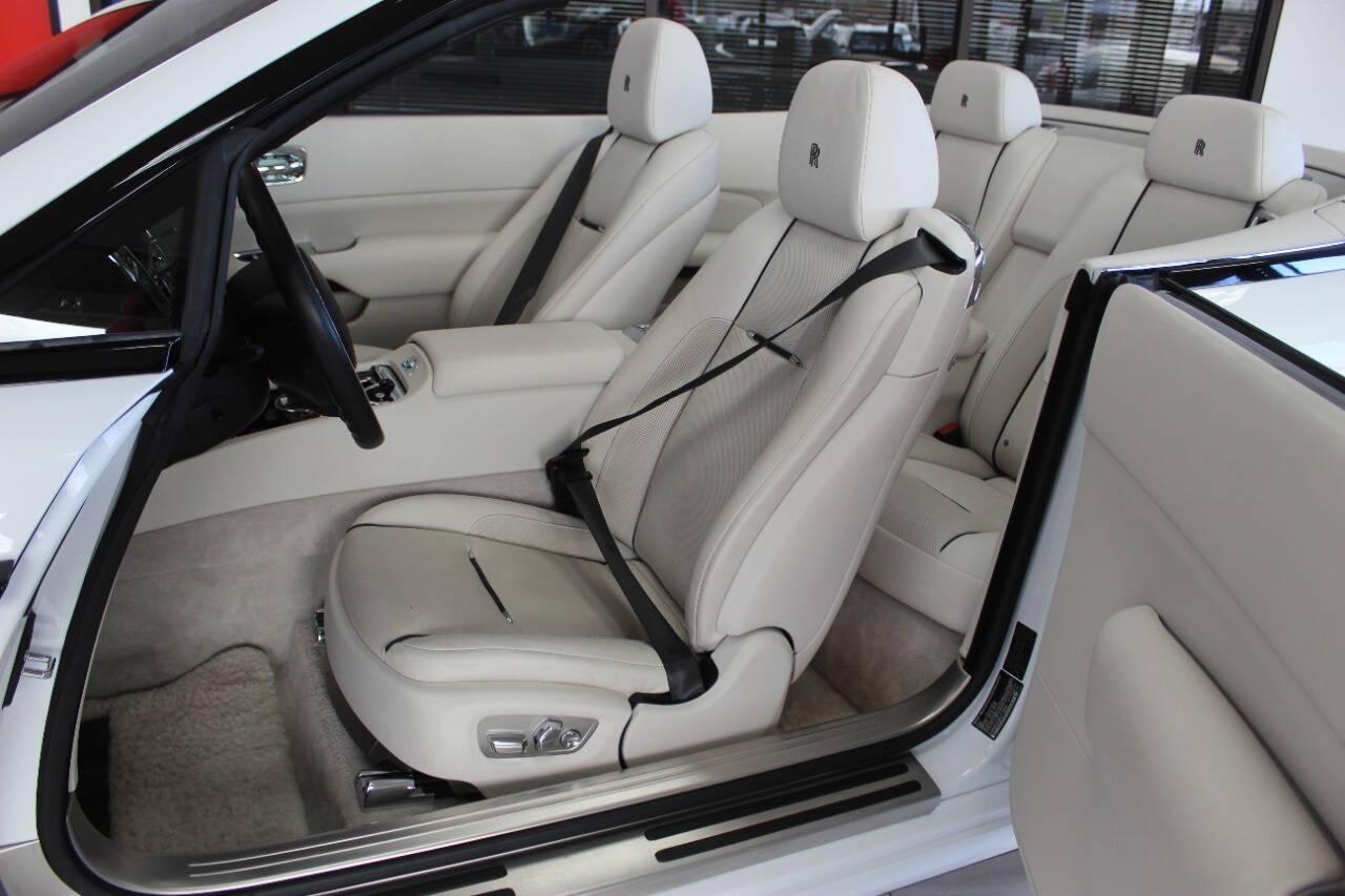 2019 White Rolls-Royce Dawn Base (SCA666D58KU) with an 6.6L V12 engine, 8A transmission, located at 4301 NW 39th , Oklahoma City, OK, 73112, (405) 949-5600, 35.512135, -97.598671 - small chip on windshield. PERSONAL VEHICLE LAST FEW YEARS. it's one of a MY few possessions that are considered toys looks and drives brand new its a must see. I own dealerships and finance companies here in Oklahoma. I have 27 years of experience buying and selling all makes and models of v - Photo#13