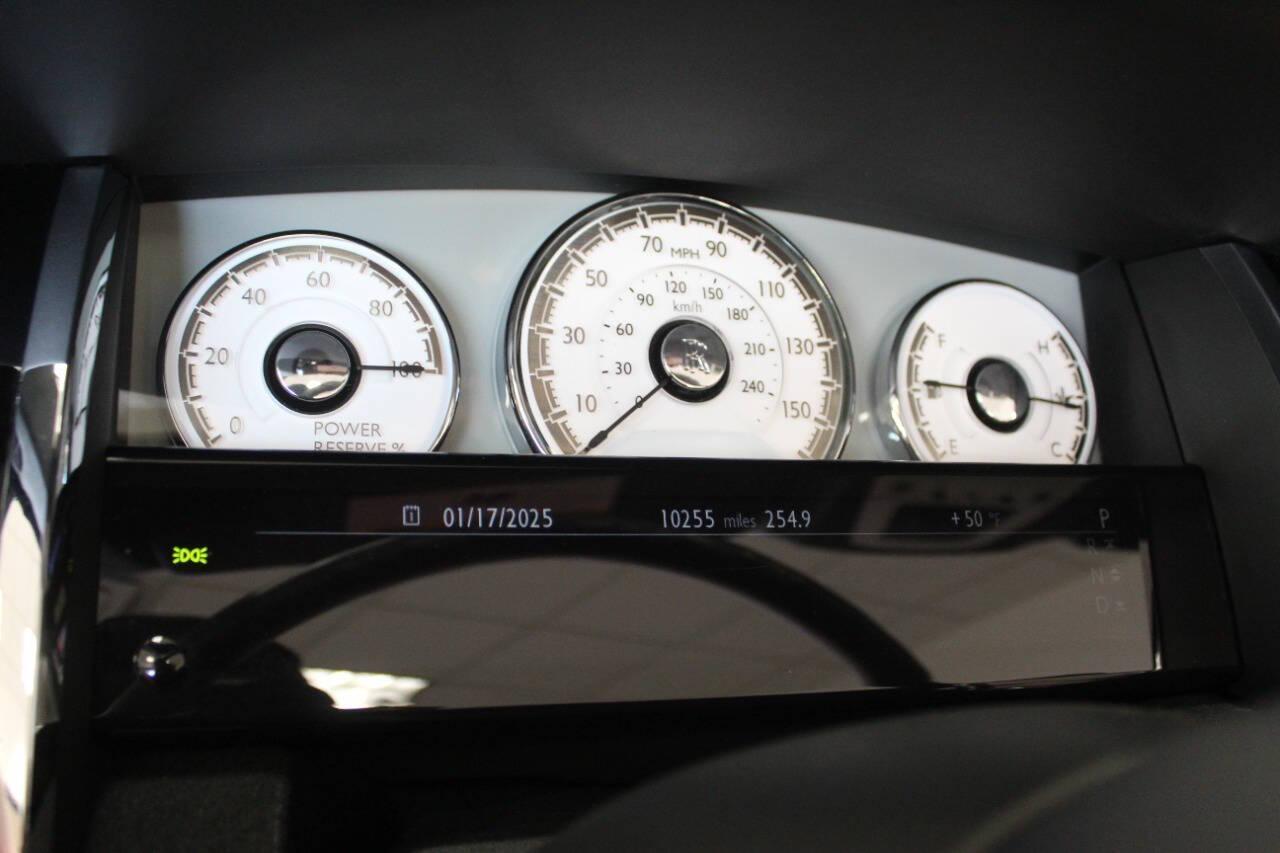 2019 White Rolls-Royce Dawn Base (SCA666D58KU) with an 6.6L V12 engine, 8A transmission, located at 4301 NW 39th , Oklahoma City, OK, 73112, (405) 949-5600, 35.512135, -97.598671 - small chip on windshield. PERSONAL VEHICLE LAST FEW YEARS. it's one of a MY few possessions that are considered toys looks and drives brand new its a must see. I own dealerships and finance companies here in Oklahoma. I have 27 years of experience buying and selling all makes and models of v - Photo#16