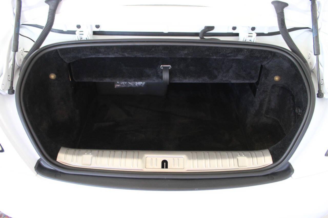 2019 White Rolls-Royce Dawn Base (SCA666D58KU) with an 6.6L V12 engine, 8A transmission, located at 4301 NW 39th , Oklahoma City, OK, 73112, (405) 949-5600, 35.512135, -97.598671 - small chip on windshield. PERSONAL VEHICLE LAST FEW YEARS. it's one of a MY few possessions that are considered toys looks and drives brand new its a must see. I own dealerships and finance companies here in Oklahoma. I have 27 years of experience buying and selling all makes and models of v - Photo#20