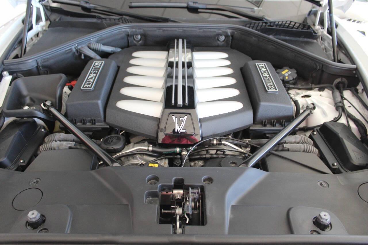 2019 White Rolls-Royce Dawn Base (SCA666D58KU) with an 6.6L V12 engine, 8A transmission, located at 4301 NW 39th , Oklahoma City, OK, 73112, (405) 949-5600, 35.512135, -97.598671 - small chip on windshield. PERSONAL VEHICLE LAST FEW YEARS. it's one of a MY few possessions that are considered toys looks and drives brand new its a must see. I own dealerships and finance companies here in Oklahoma. I have 27 years of experience buying and selling all makes and models of v - Photo#23