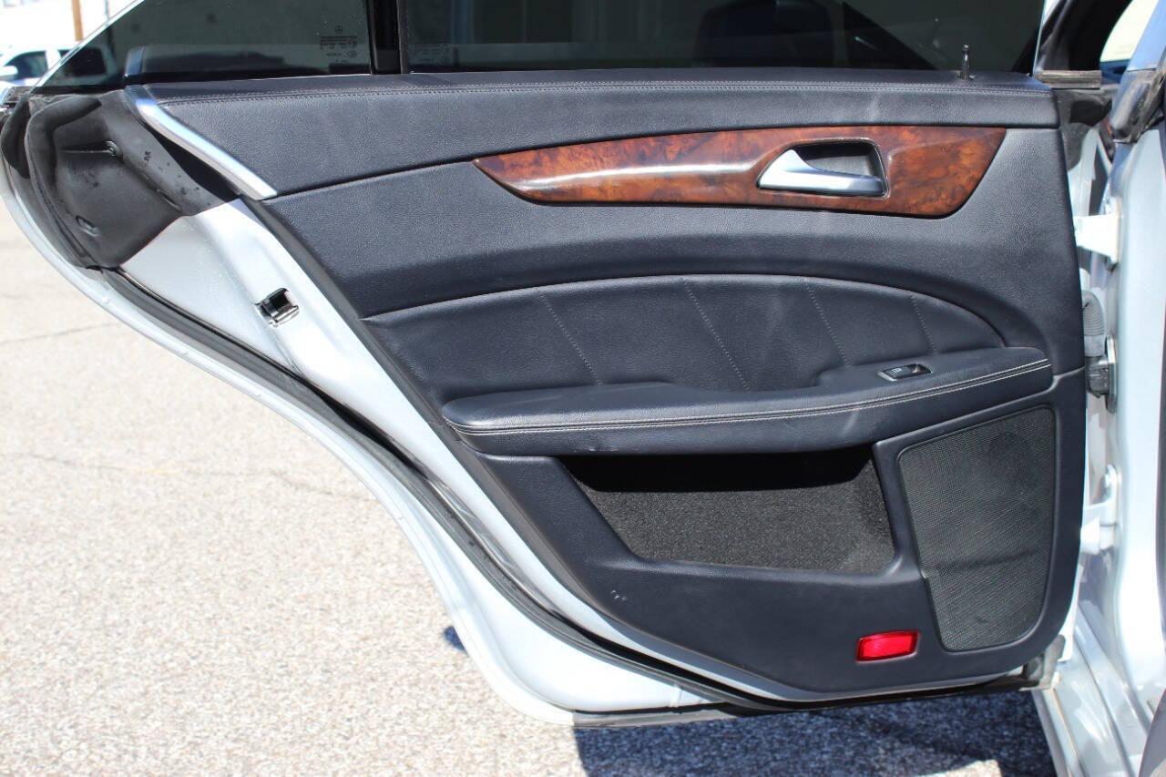 2014 Black Mercedes-Benz CLS CLS550 4MATIC (WDDLJ9BB8EA) with an 4.7L Twin Turbo V8 402hp 443ft. lbs. 4.7L V8 engine, Automatic 7-Speed transmission, located at 4301 NW 39th , Oklahoma City, OK, 73112, (405) 949-5600, 35.512135, -97.598671 - Photo#11