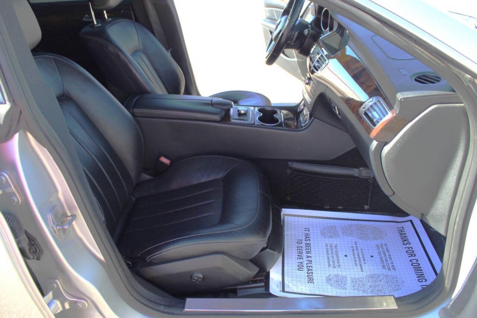 2014 Black Mercedes-Benz CLS CLS550 4MATIC (WDDLJ9BB8EA) with an 4.7L Twin Turbo V8 402hp 443ft. lbs. 4.7L V8 engine, Automatic 7-Speed transmission, located at 4301 NW 39th , Oklahoma City, OK, 73112, (405) 949-5600, 35.512135, -97.598671 - NO DRIVERS LICENSE - NO FULL COVERAGE INSURANCE - NO CREDIT CHECK. COME ON OVER TO SUPERSPORTS AND TAKE A LOOK AND TEST DRIVE PLEASE GIVE US A CALL AT (405) 949-5600. NO LICENCIA DE MANEJAR- NO SEGURO DE COBERTURA TOTAL- NO VERIFICACION DE CREDITO. POR FAVOR VENGAN A SUPERSPORTS, ECHE U- Photo#7